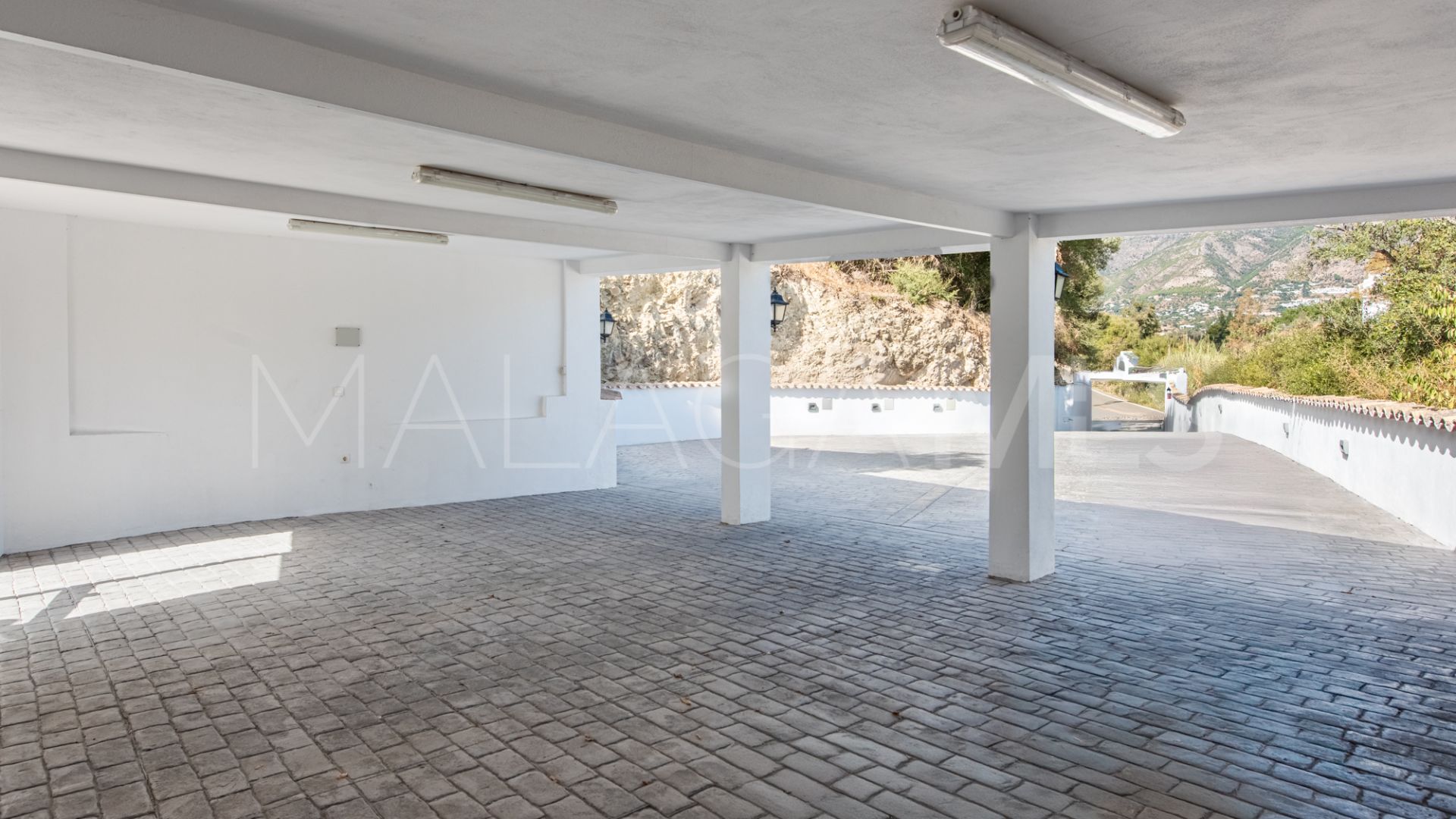 Villa for sale in Sierrezuela