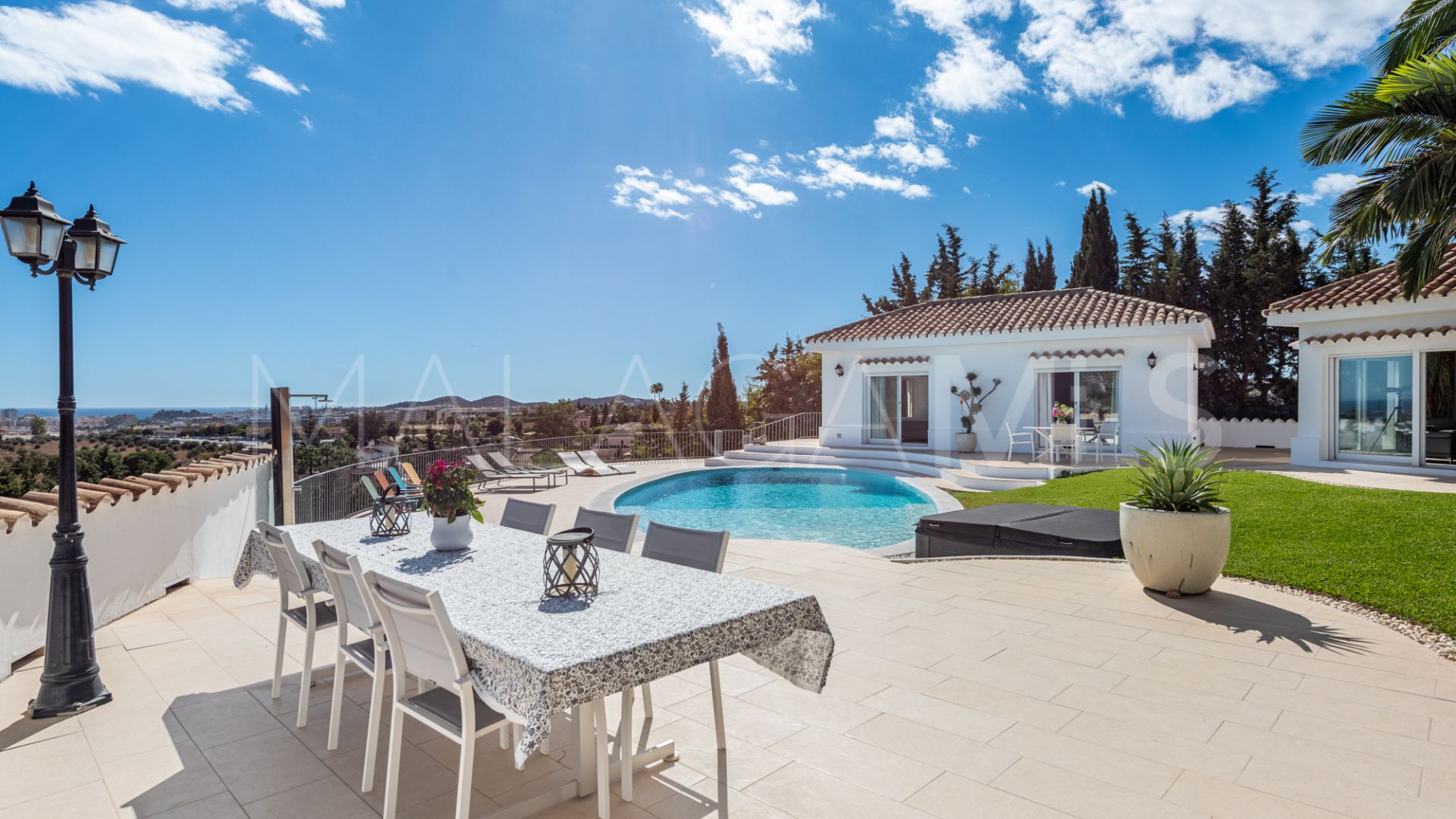 Villa for sale in Sierrezuela