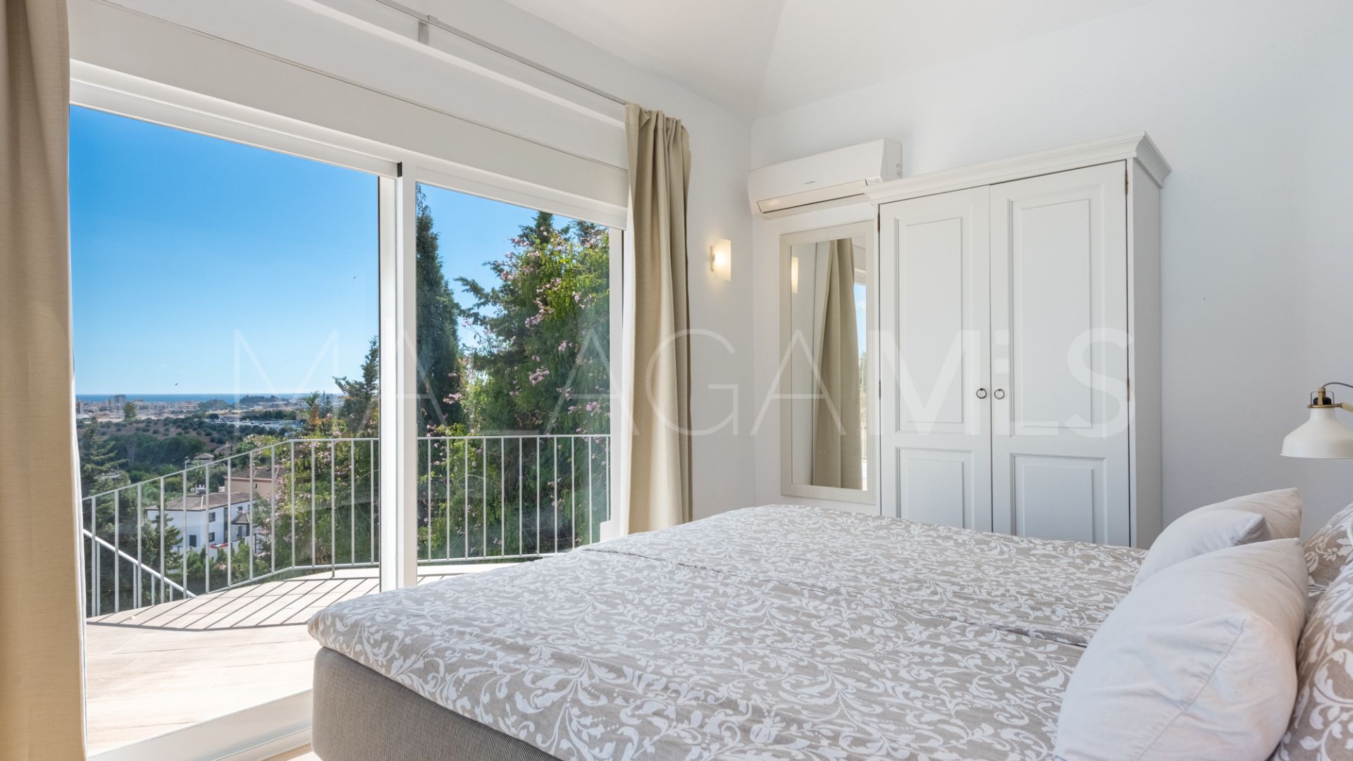 Villa for sale in Sierrezuela