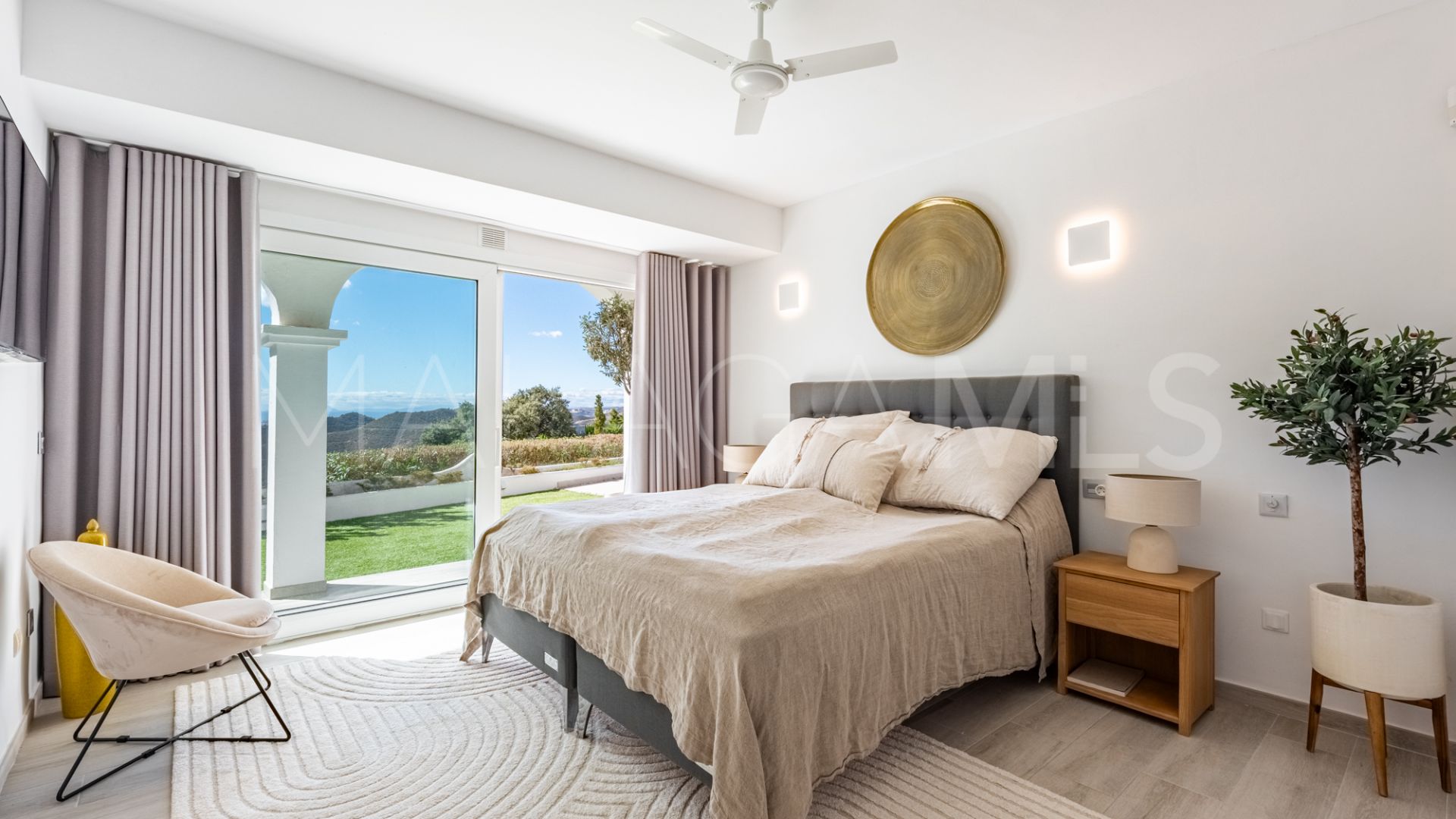 Pareado for sale with 4 bedrooms in Cerros del Lago