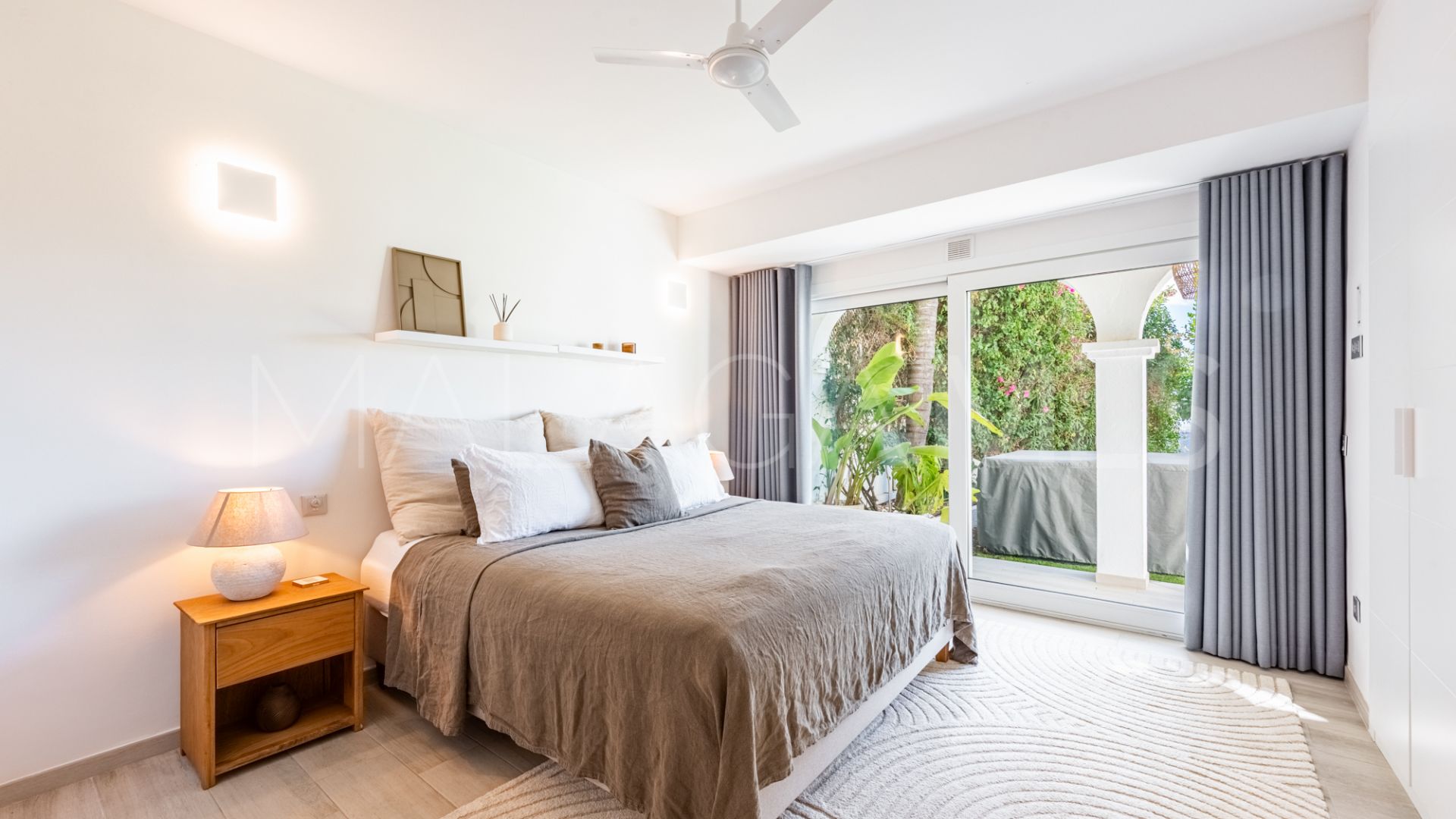 Pareado for sale with 4 bedrooms in Cerros del Lago