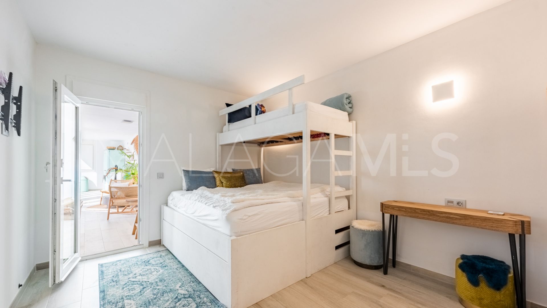 Pareado for sale with 4 bedrooms in Cerros del Lago