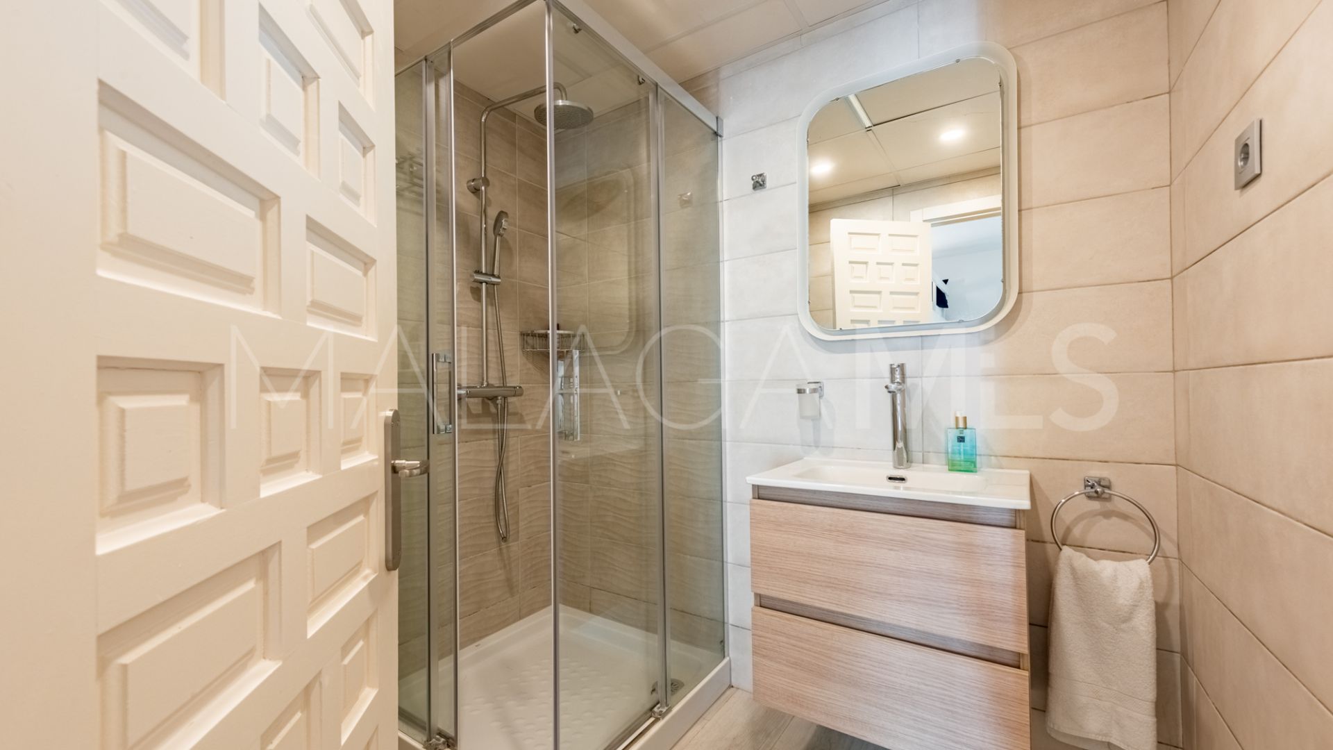 Pareado for sale with 4 bedrooms in Cerros del Lago