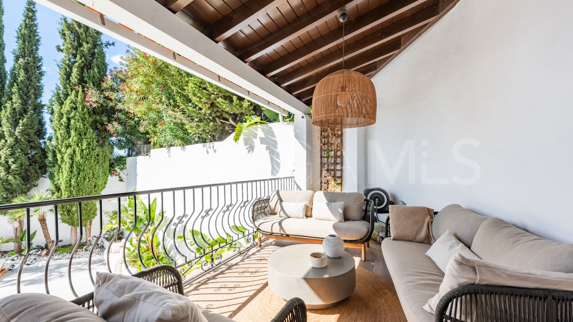 Pareado for sale with 4 bedrooms in Cerros del Lago