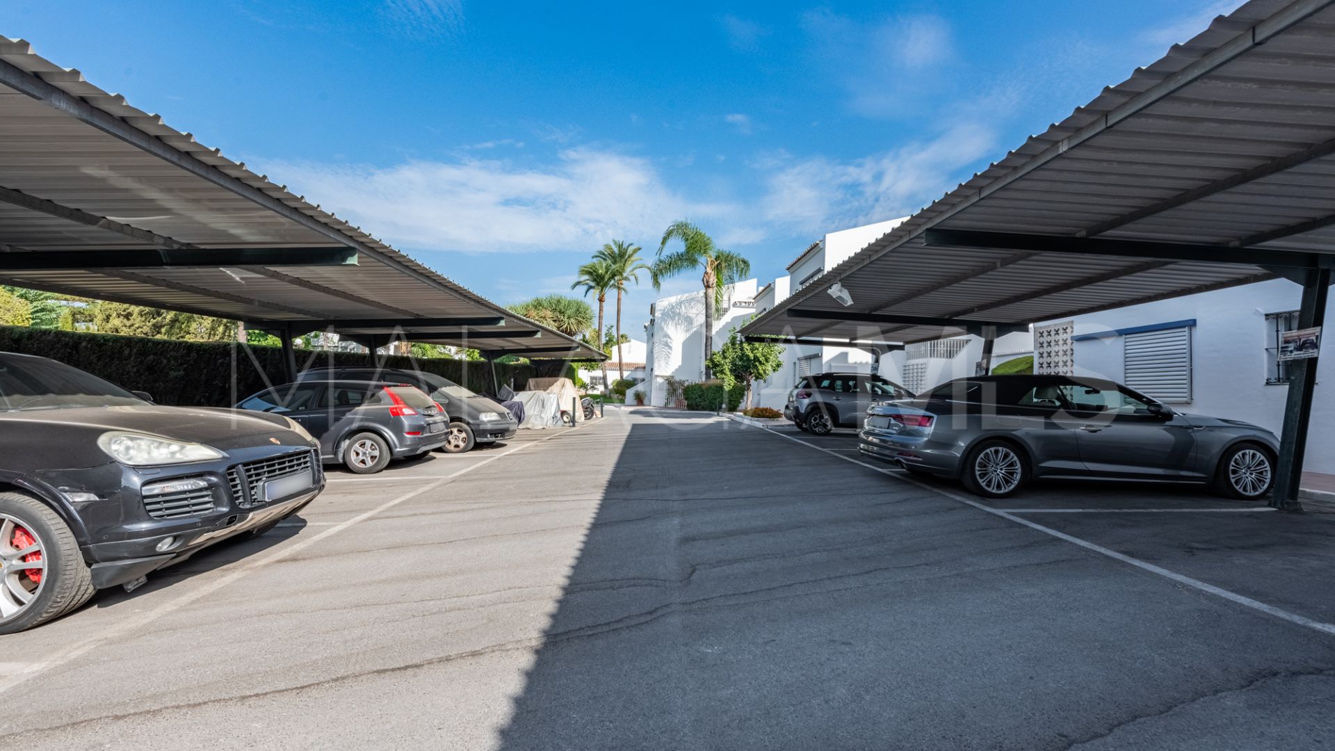 Markplanslägenhet for sale in Los Dragos