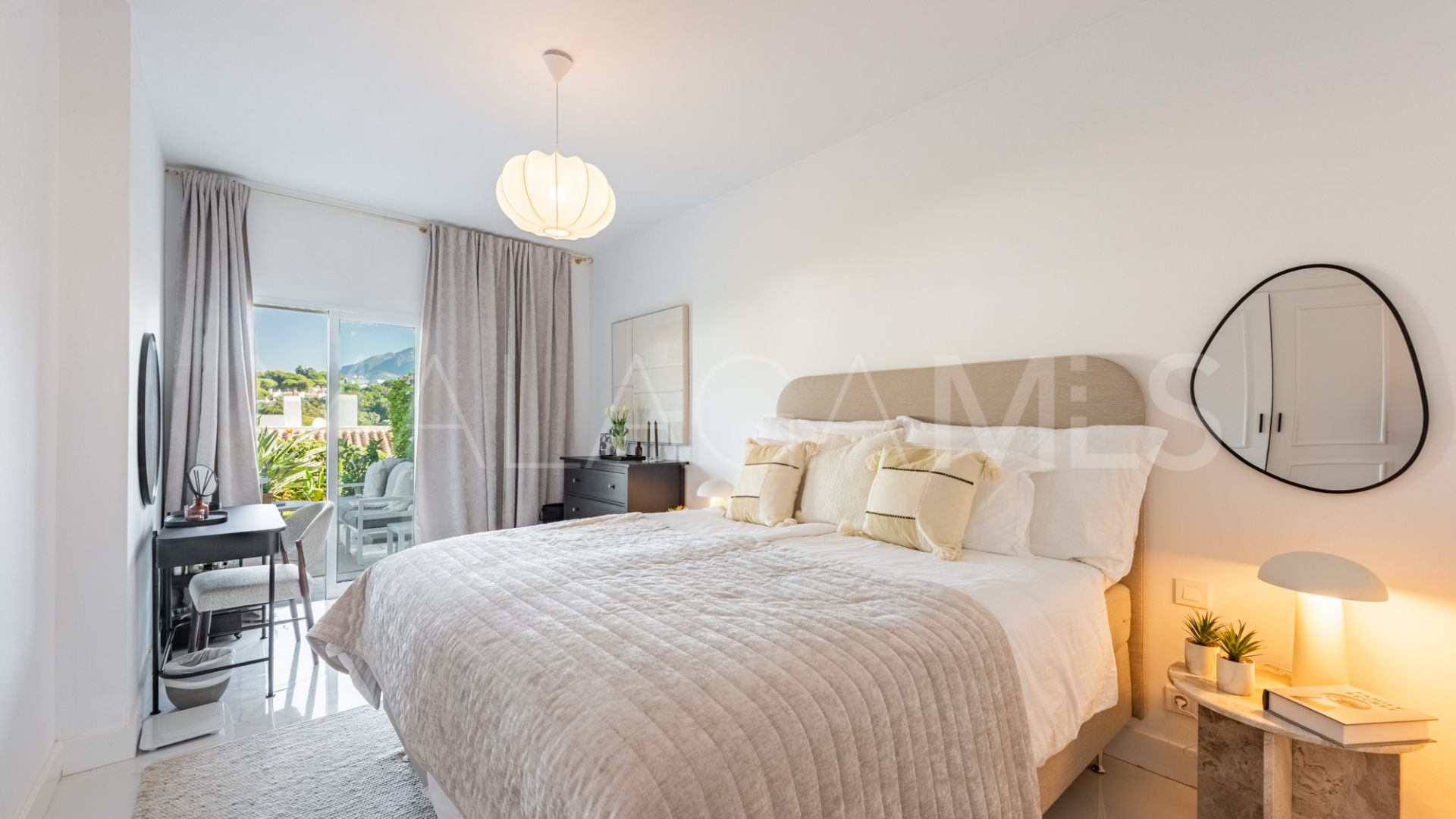 Markplanslägenhet for sale in Los Dragos