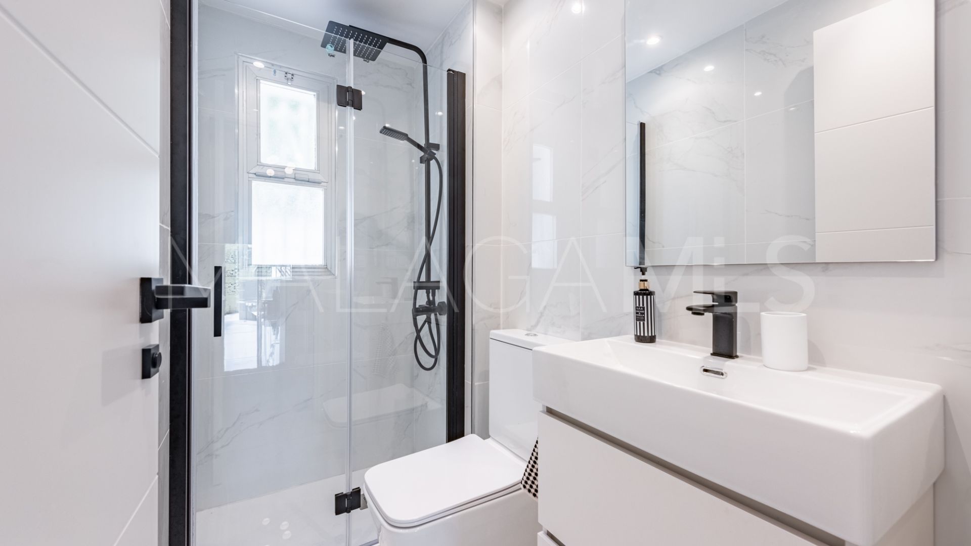 Markplanslägenhet for sale in Los Dragos