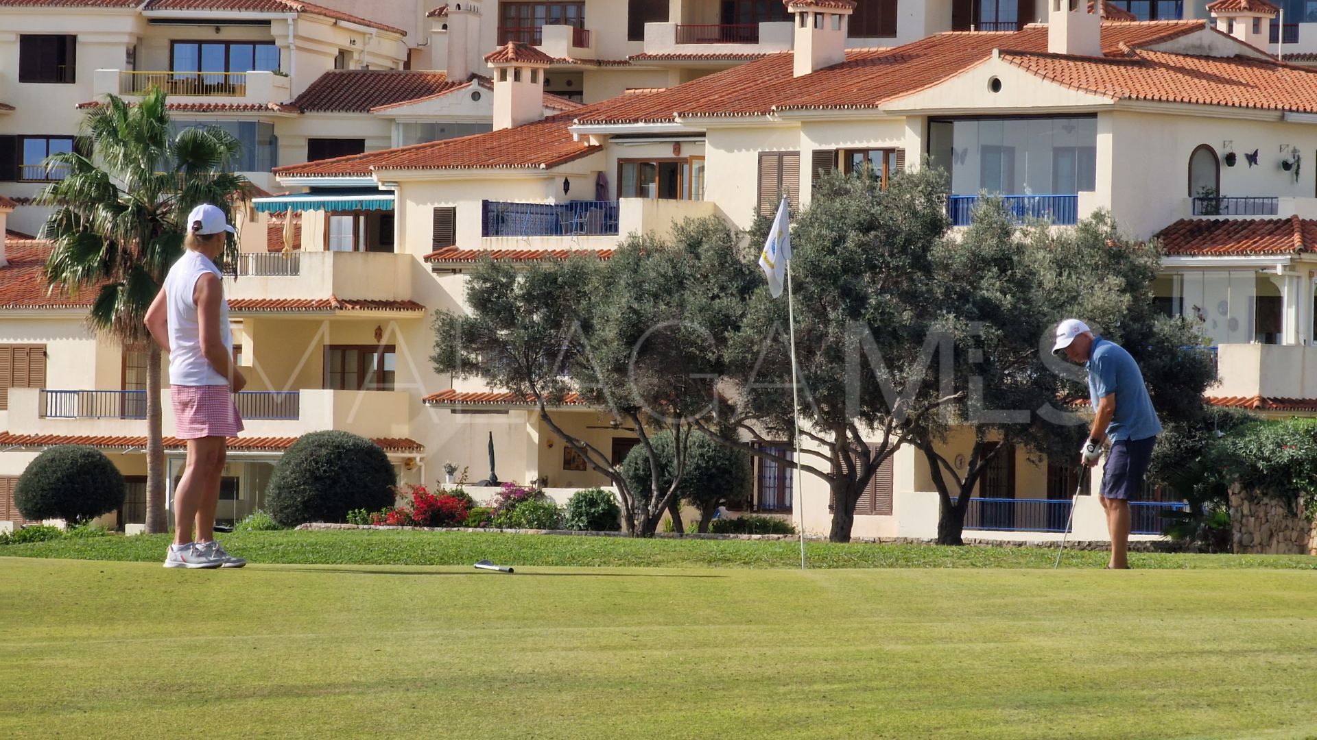 For sale 2 bedrooms apartment in La Duquesa
