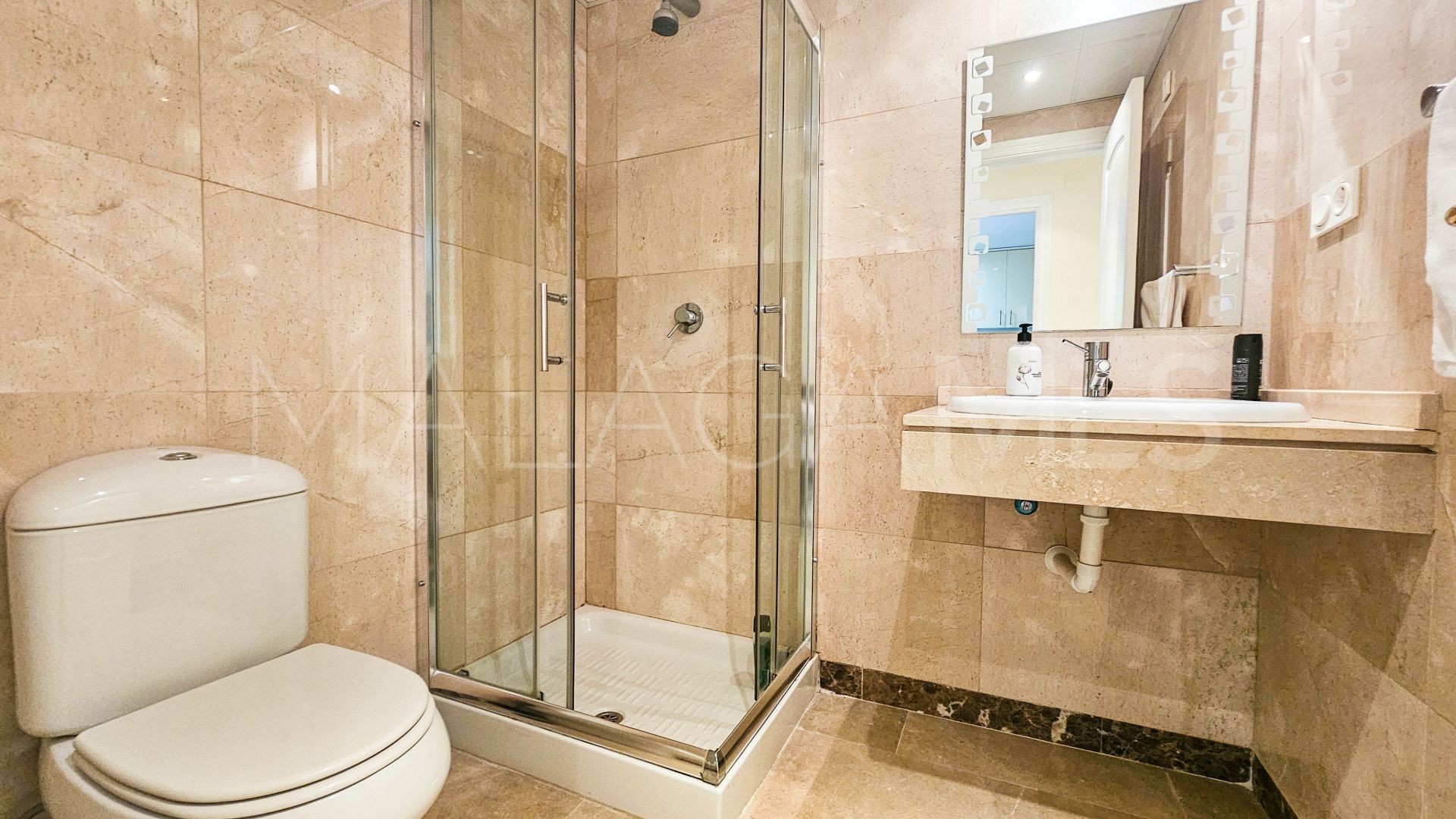 For sale 2 bedrooms apartment in La Duquesa