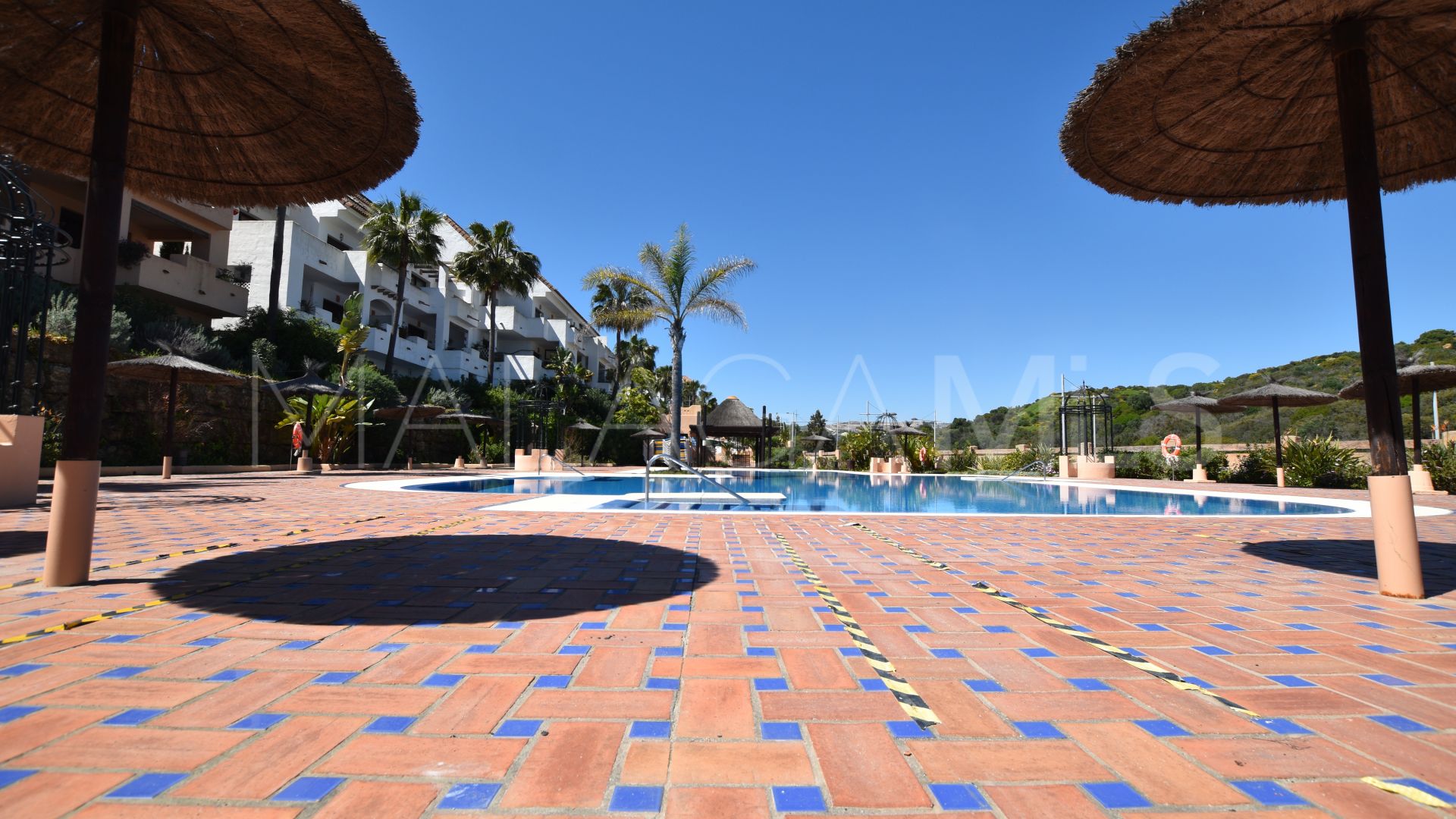 For sale 2 bedrooms apartment in La Duquesa