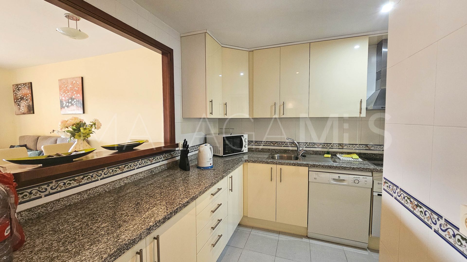 For sale 2 bedrooms apartment in La Duquesa