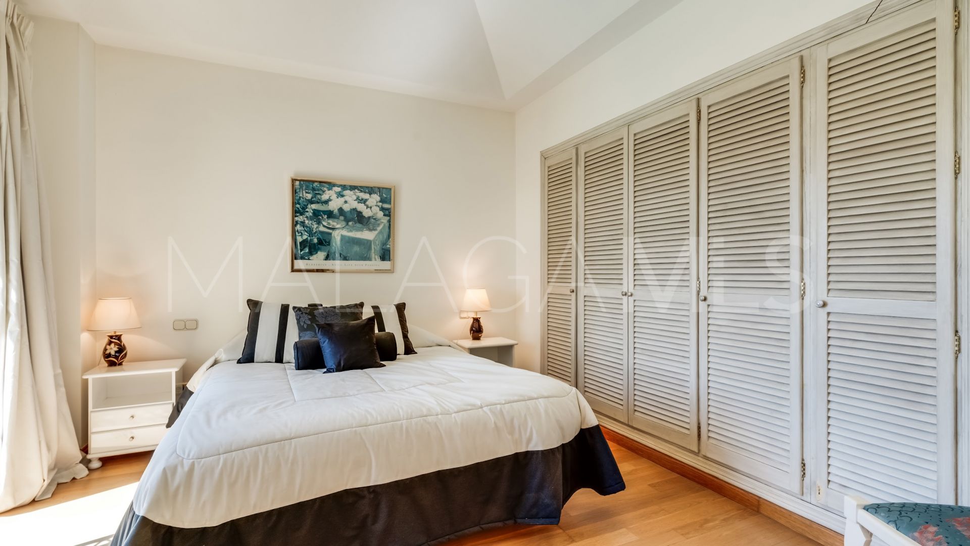 Buy villa in Marbella Ciudad