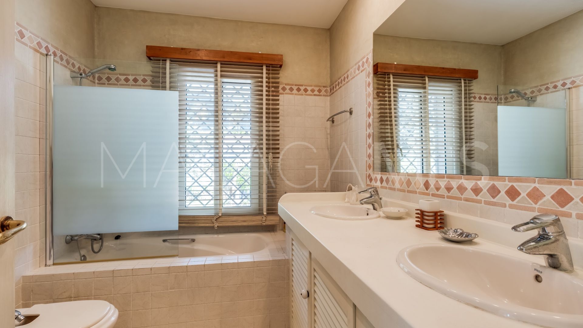 Buy villa in Marbella Ciudad