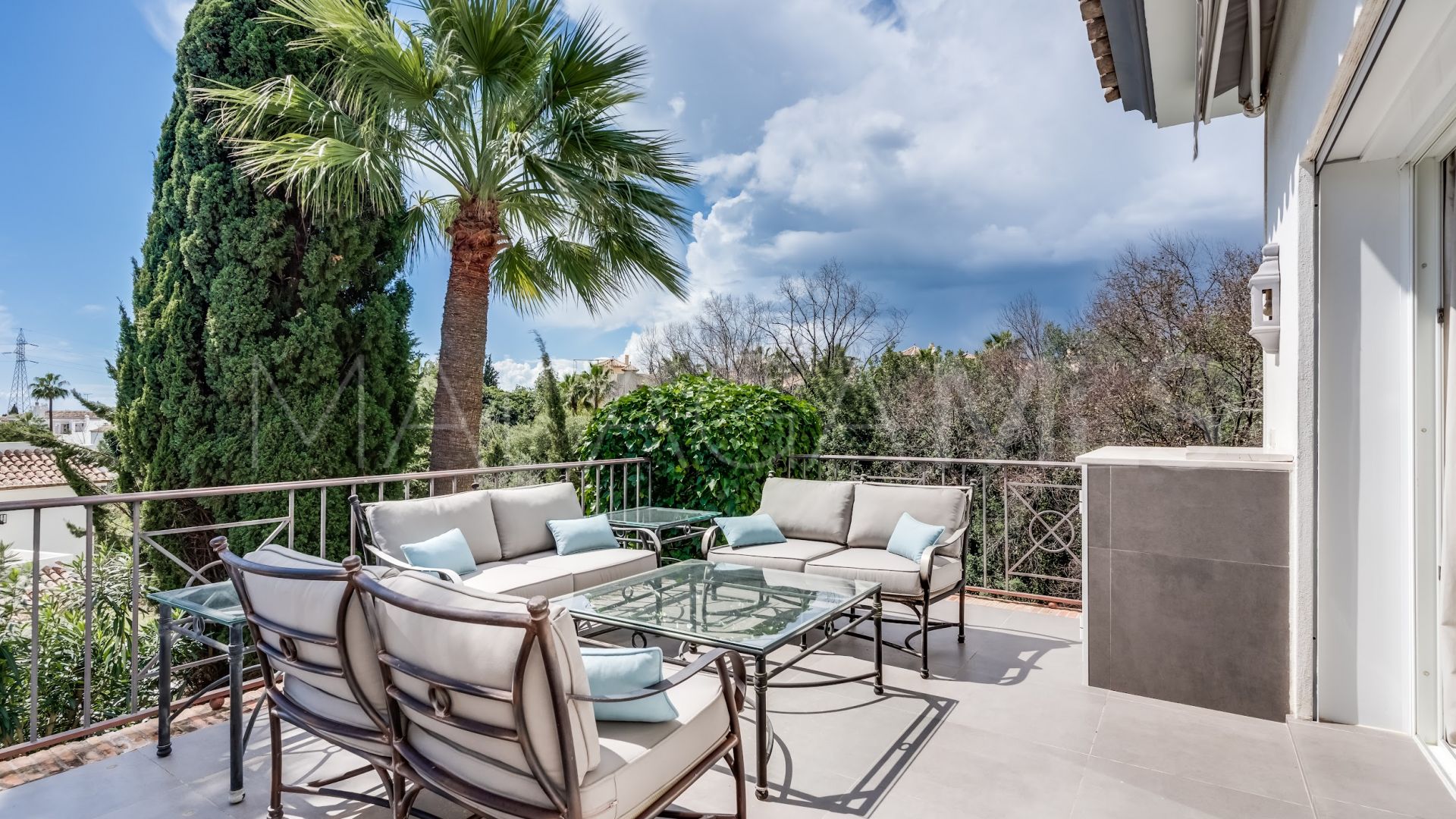 Buy villa in Marbella Ciudad