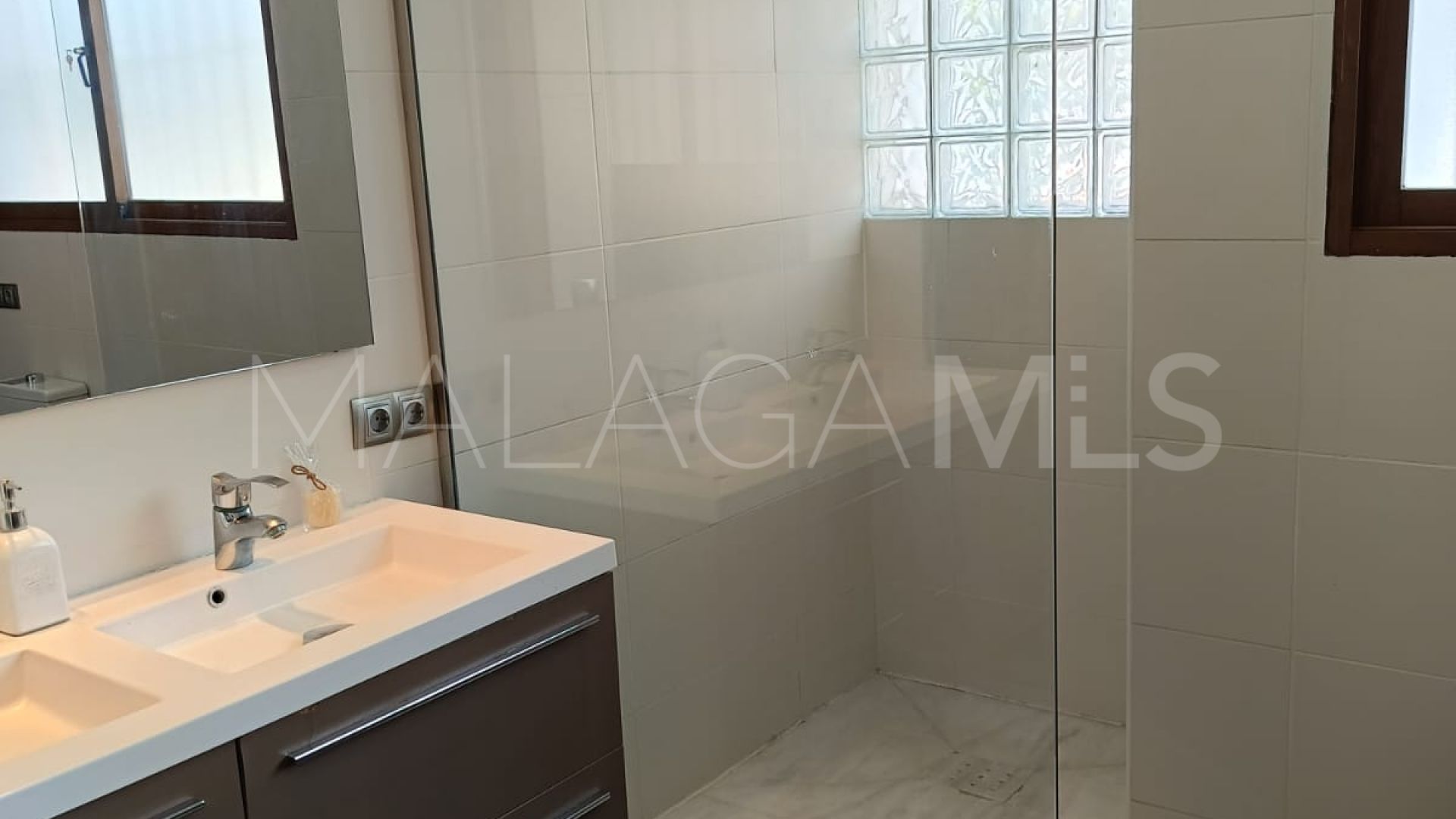 Villa for sale in Linda Vista Baja