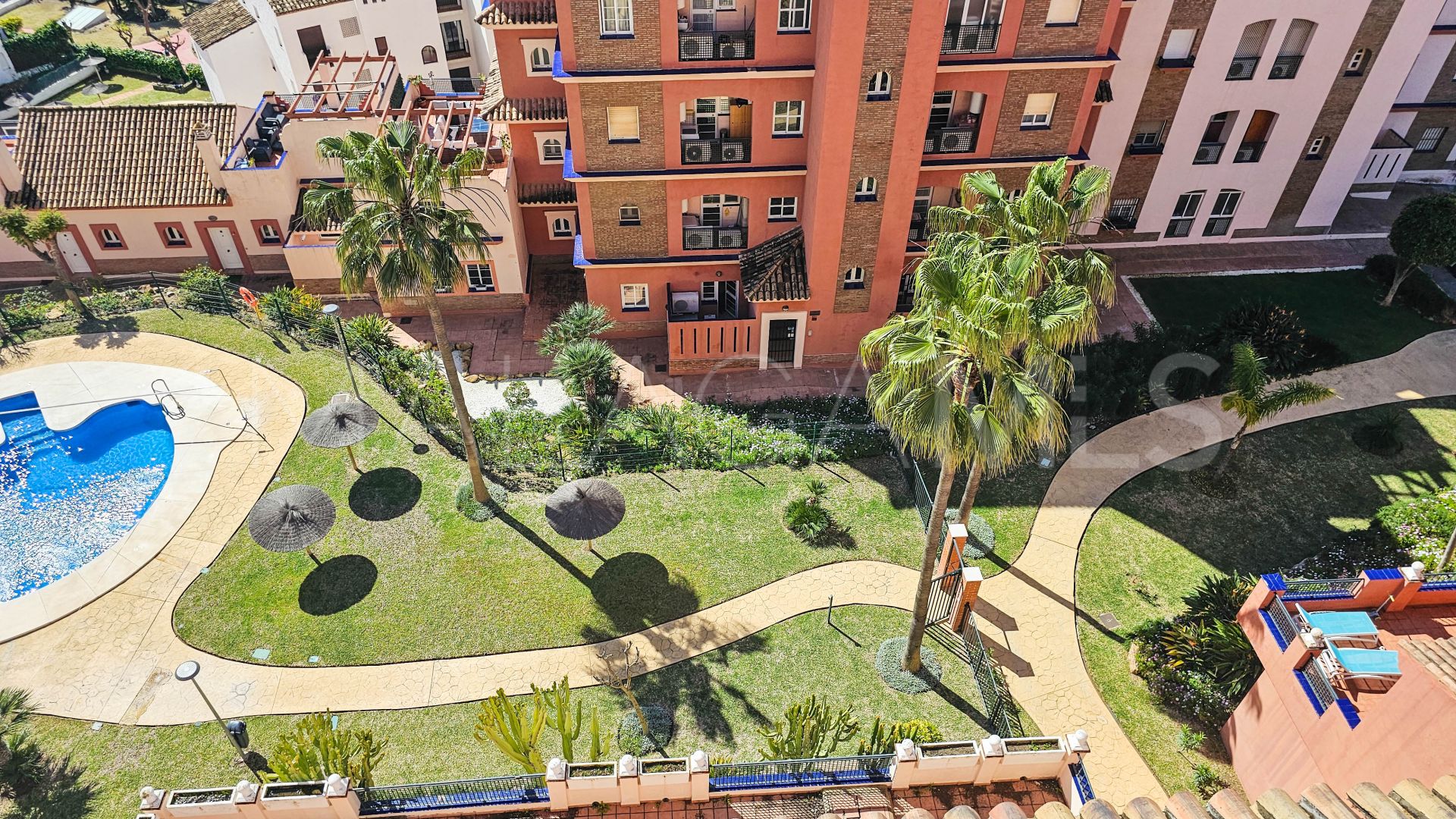Zweistöckiges penthouse for sale in La Duquesa