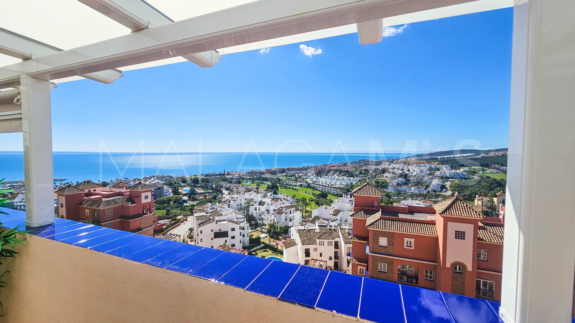 Zweistöckiges penthouse for sale in La Duquesa