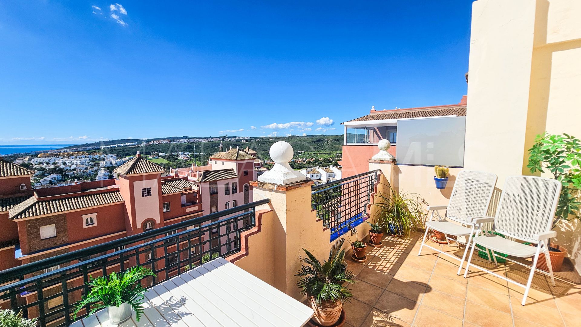 Zweistöckiges penthouse for sale in La Duquesa