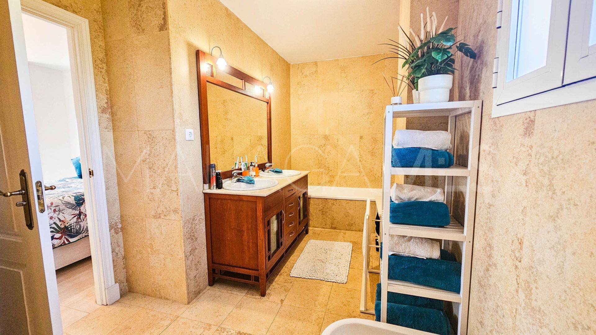 Zweistöckiges penthouse for sale in La Duquesa