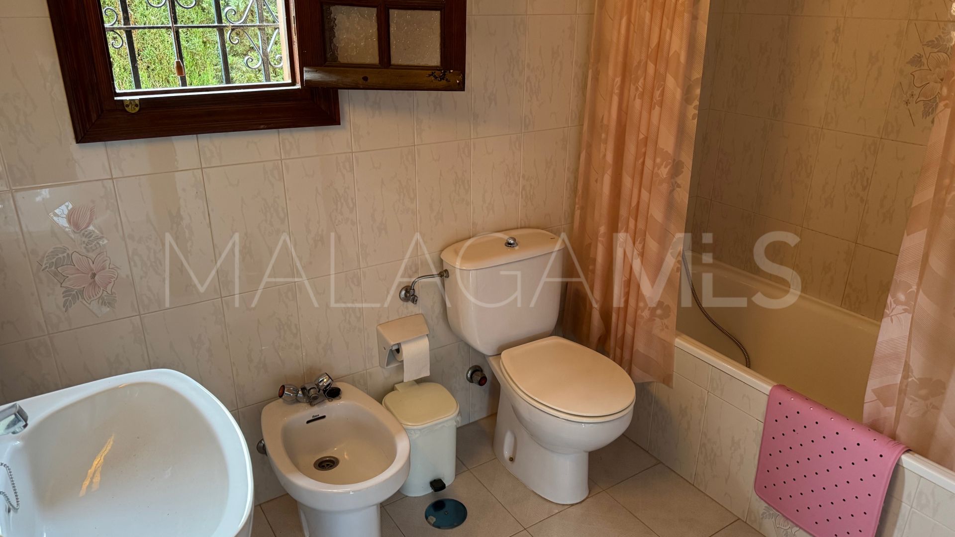 Villa for sale in Guadalobon