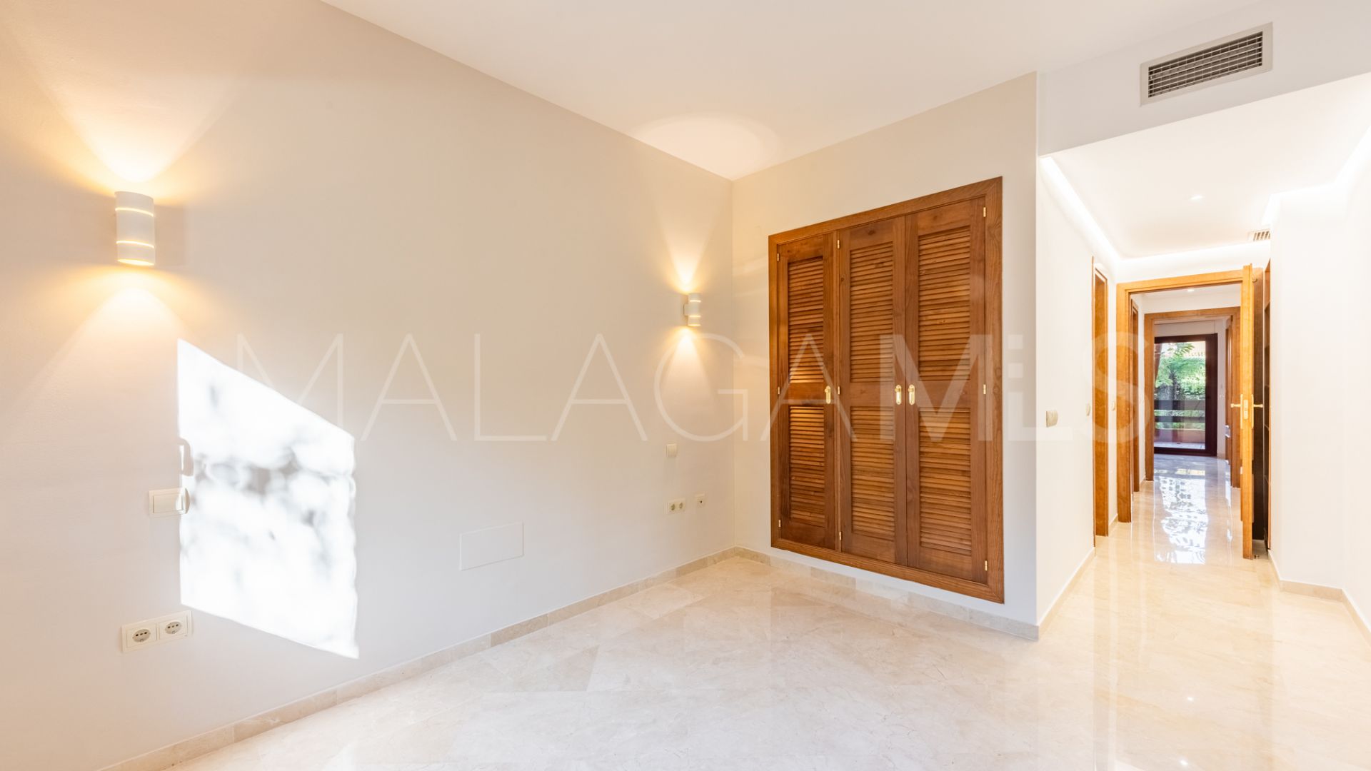 Apartamento planta baja for sale in Los Monteros de 2 bedrooms