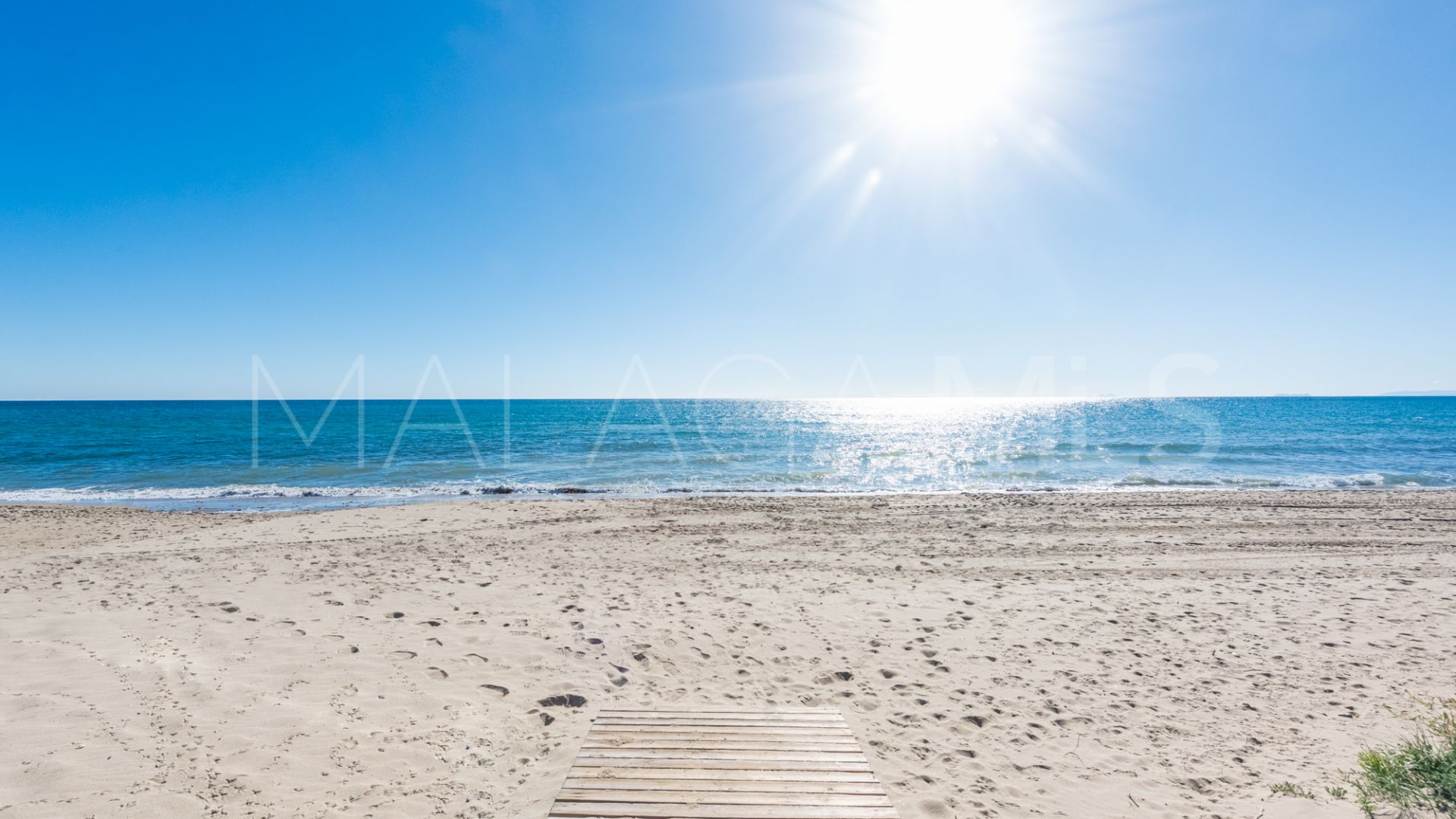 Apartamento planta baja for sale in Los Monteros de 2 bedrooms