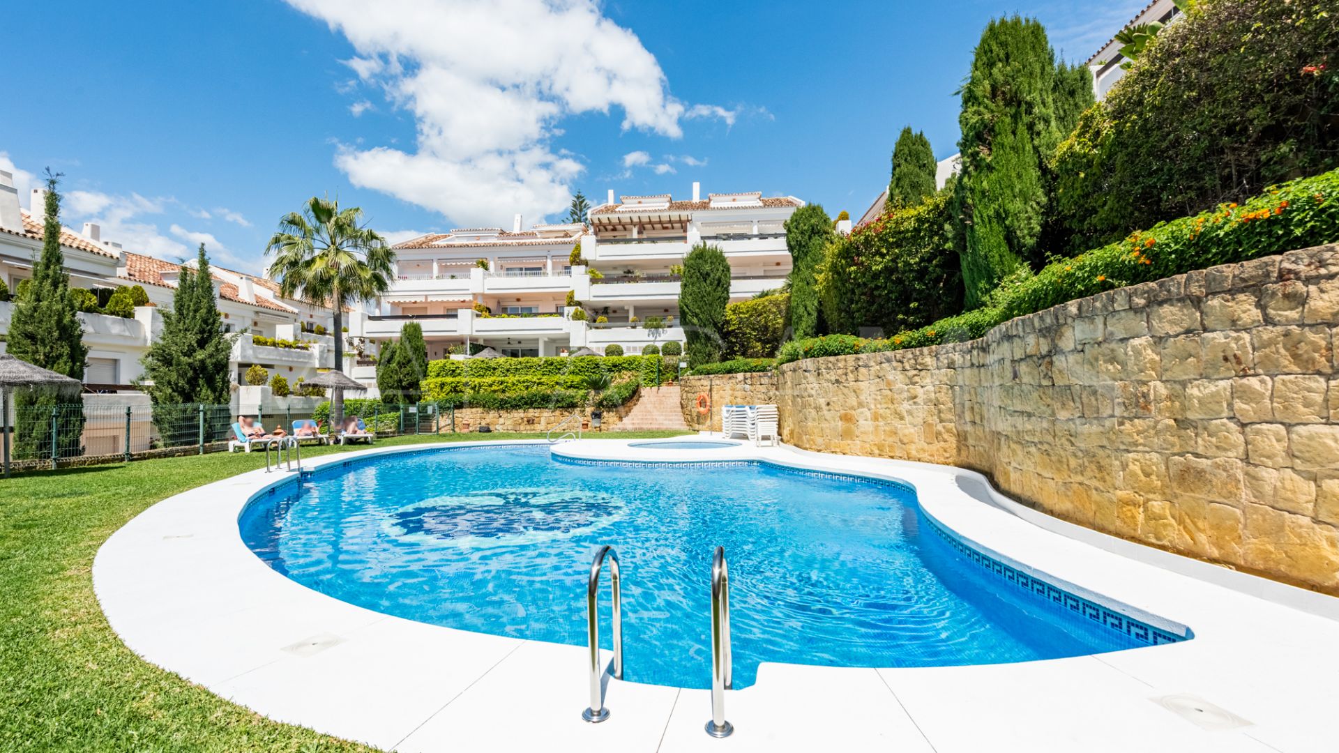 Appartement terrasse for sale in Aloha Mirasierra