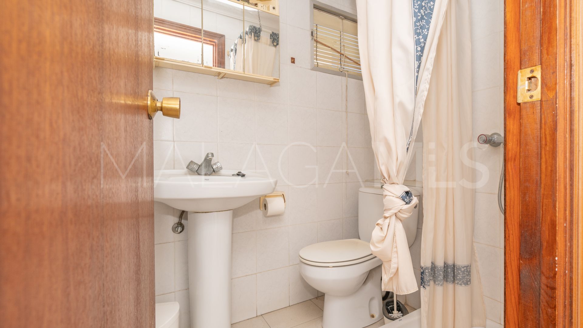 For sale Estepona Old Town town house with 5 bedrooms