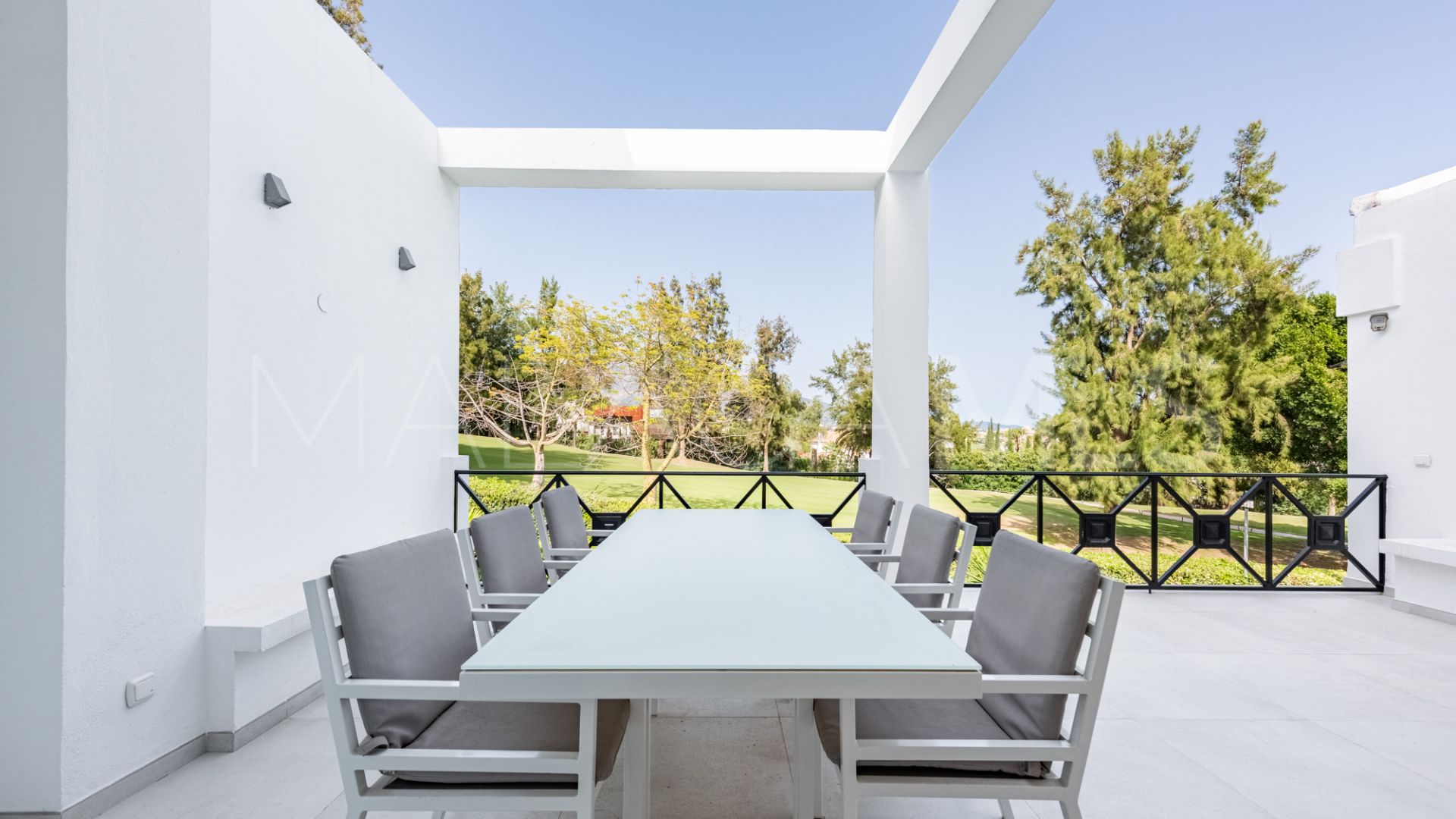 Radhus for sale in Benahavis
