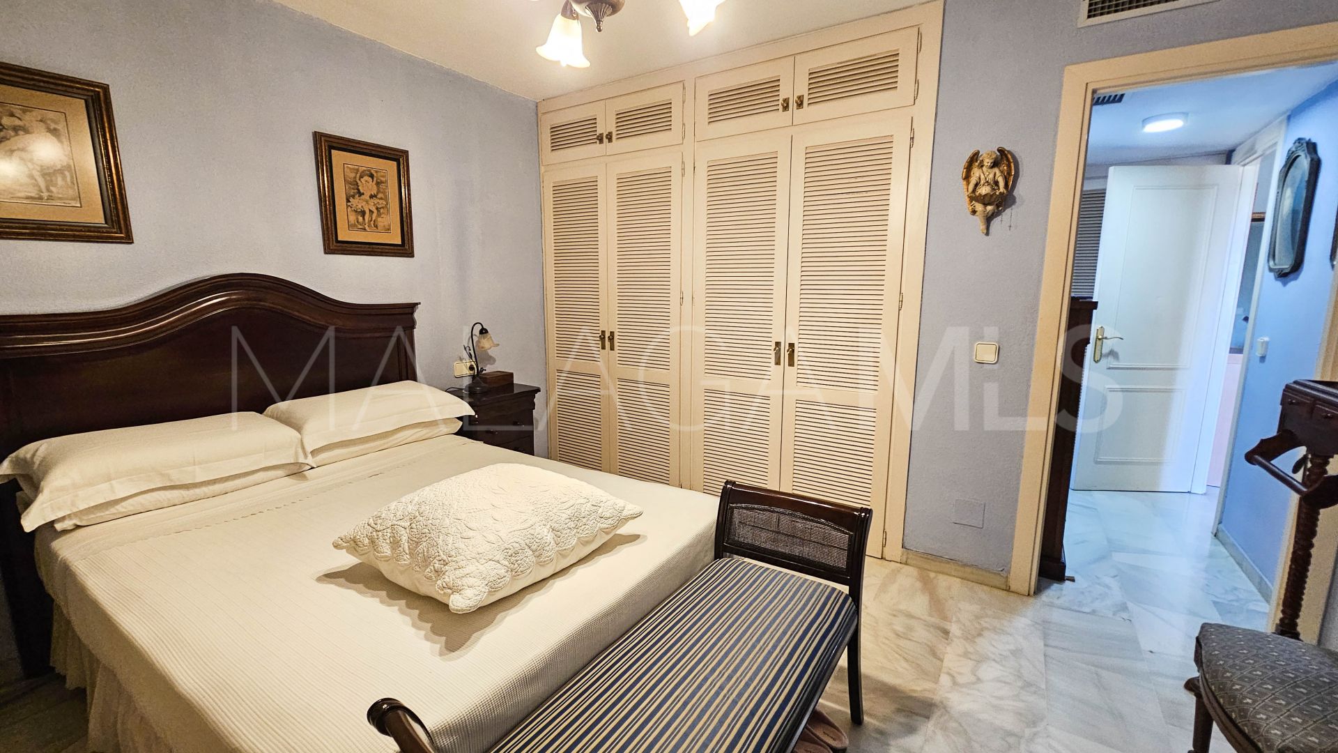 Maison de ville for sale in La Duquesa