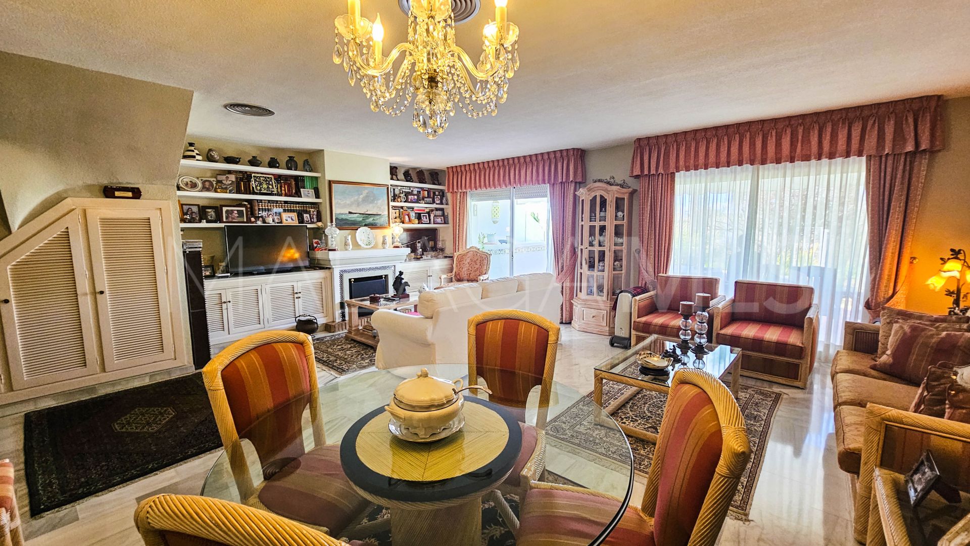Maison de ville for sale in La Duquesa