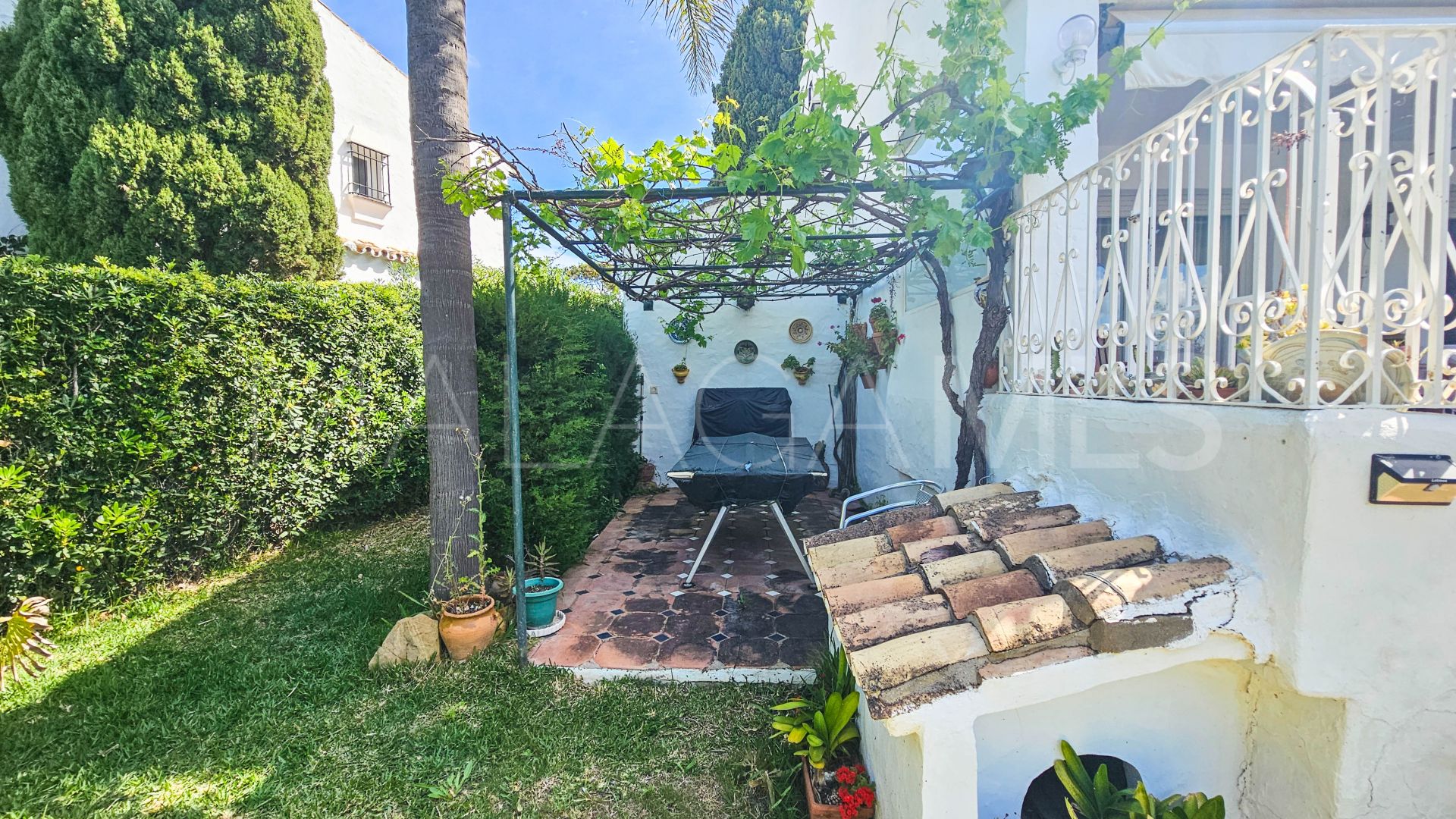 Maison de ville for sale in La Duquesa
