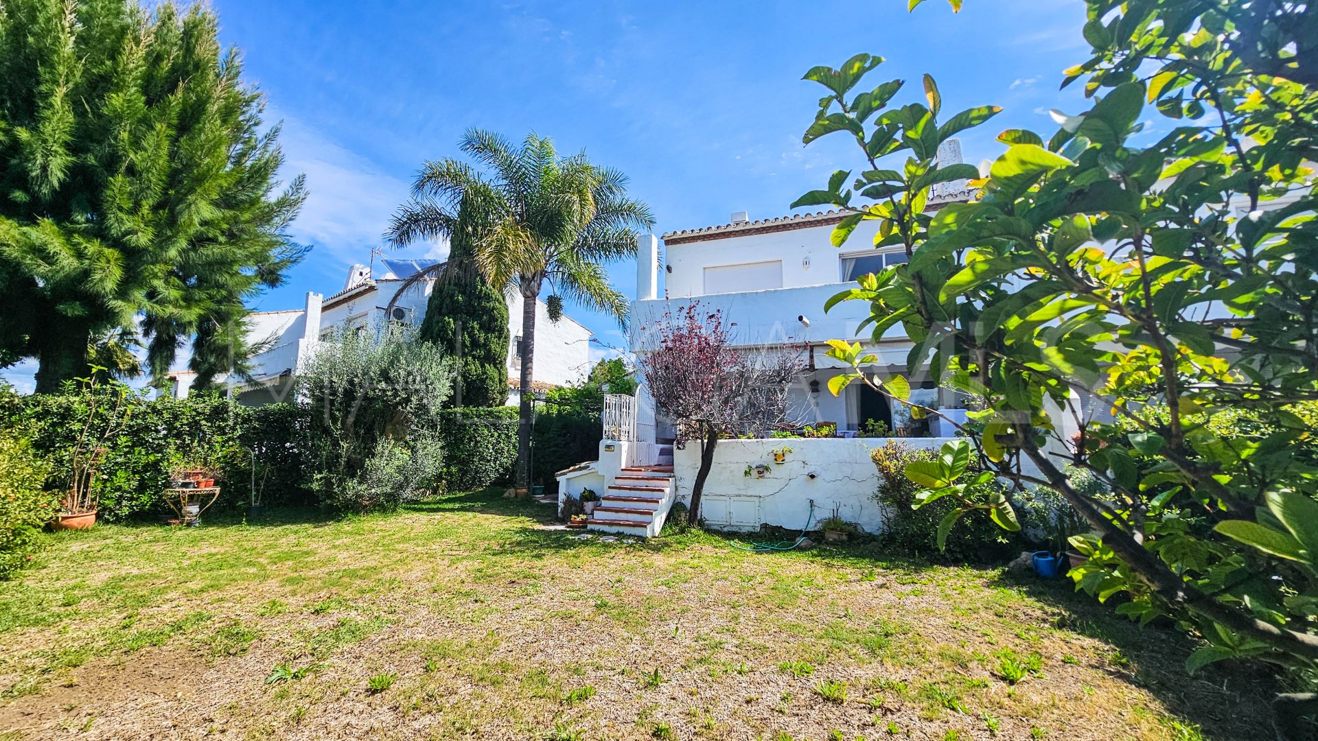 Maison de ville for sale in La Duquesa
