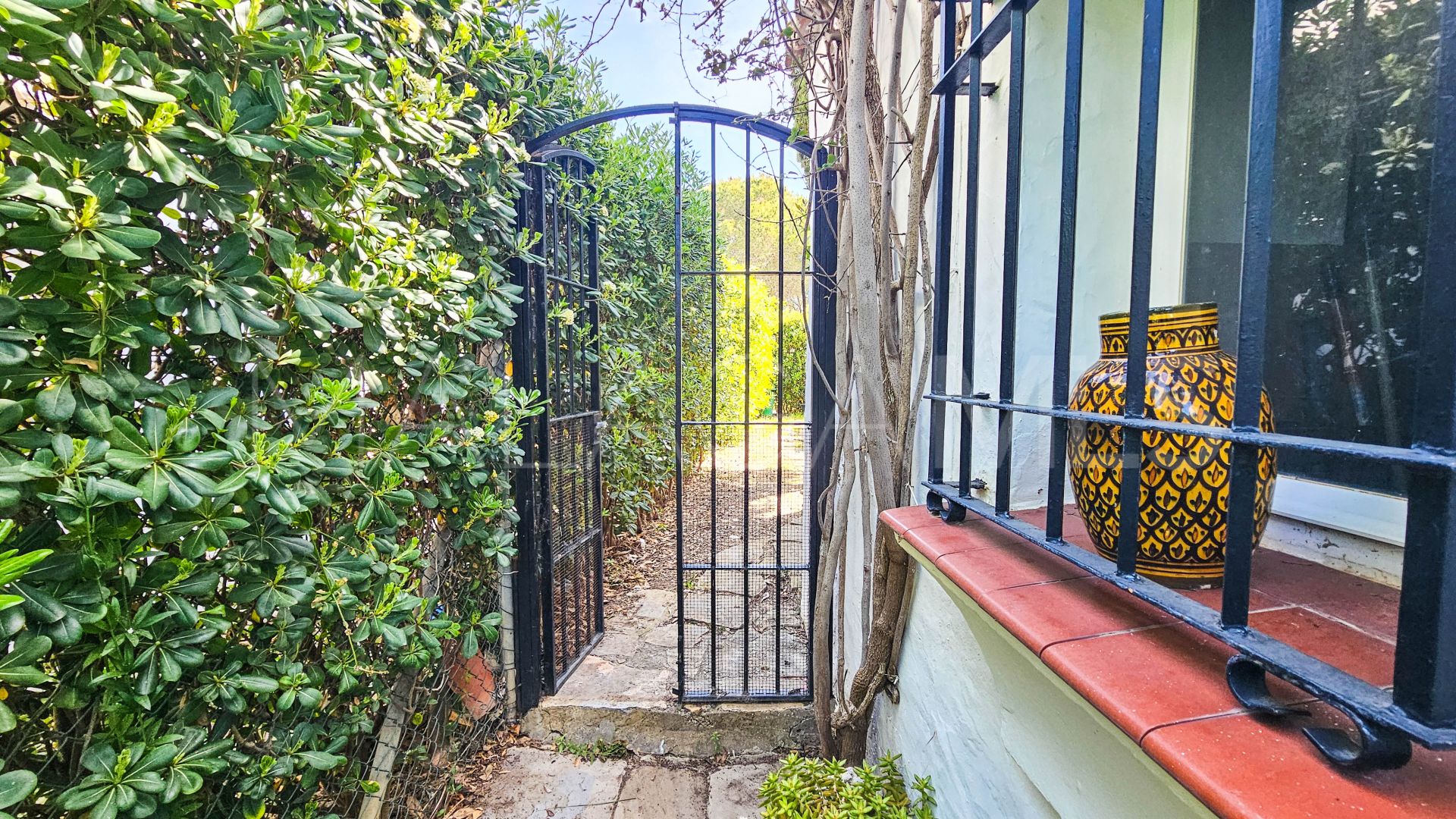 Maison de ville for sale in La Duquesa