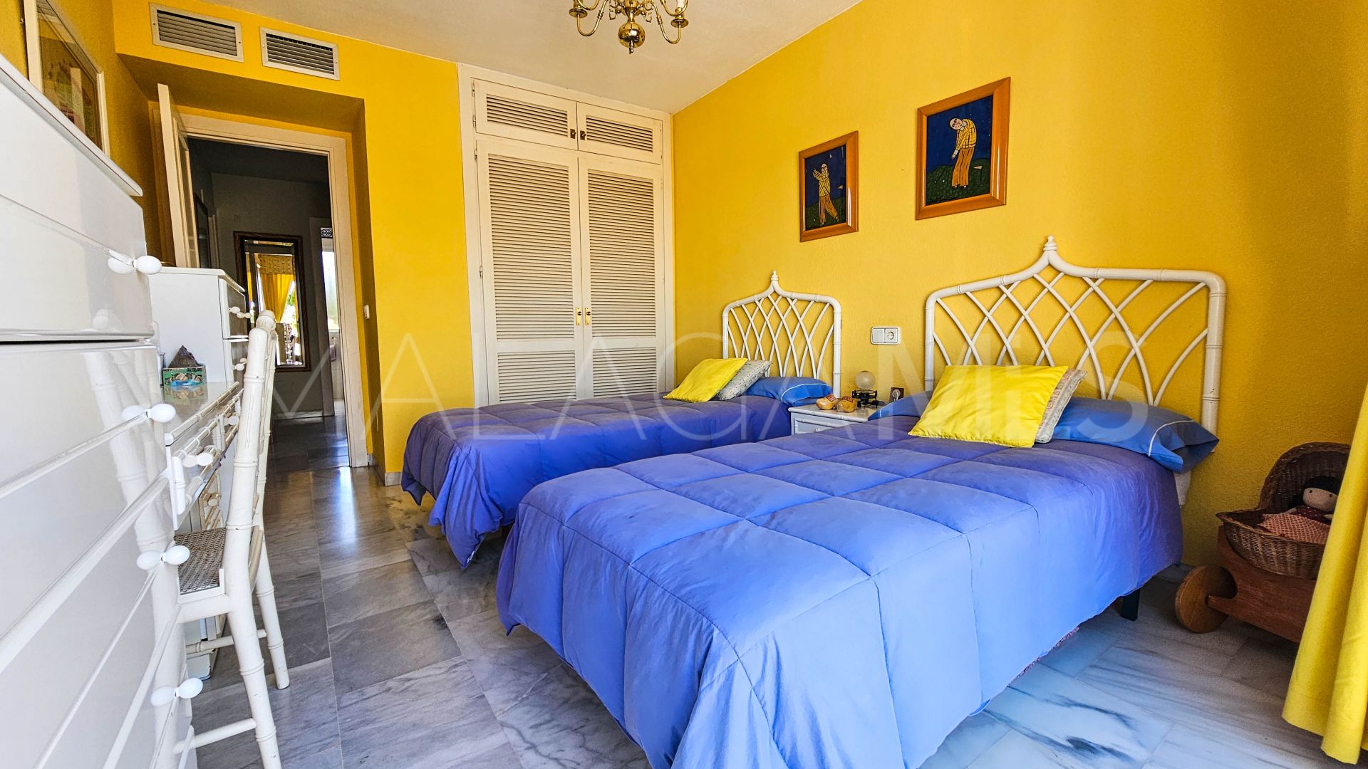 Maison de ville for sale in La Duquesa