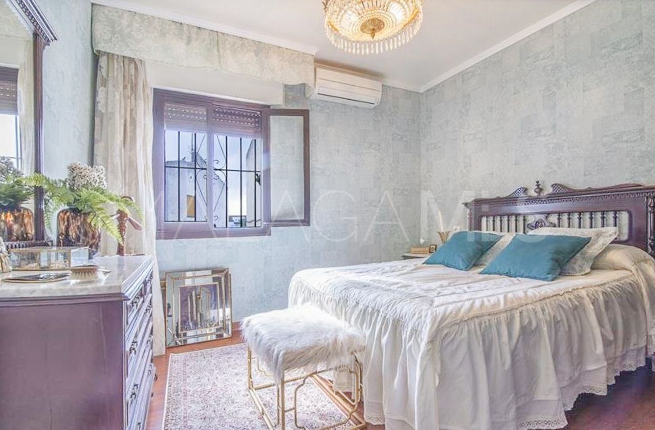 Appartement rez de chaussée for sale in Estepona Puerto