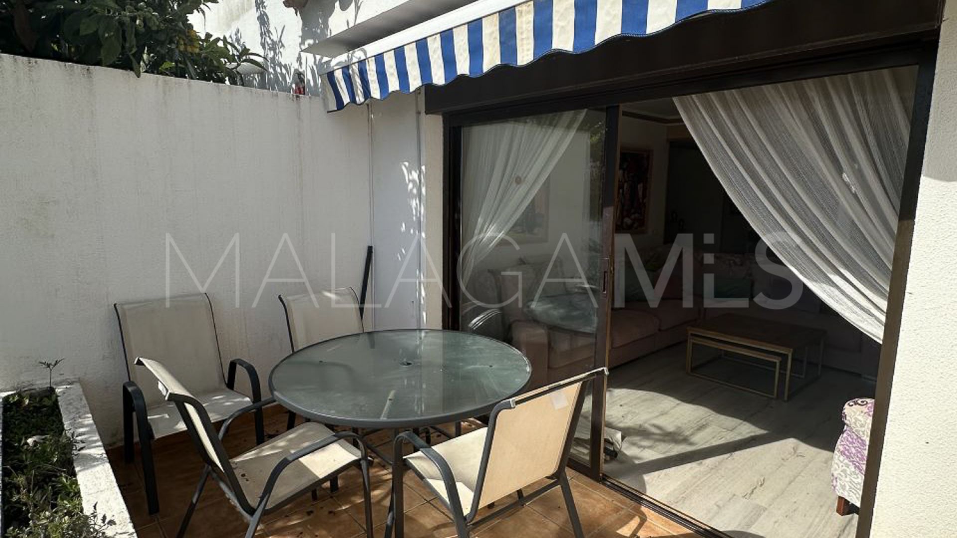 Maison de ville for sale in Estepona