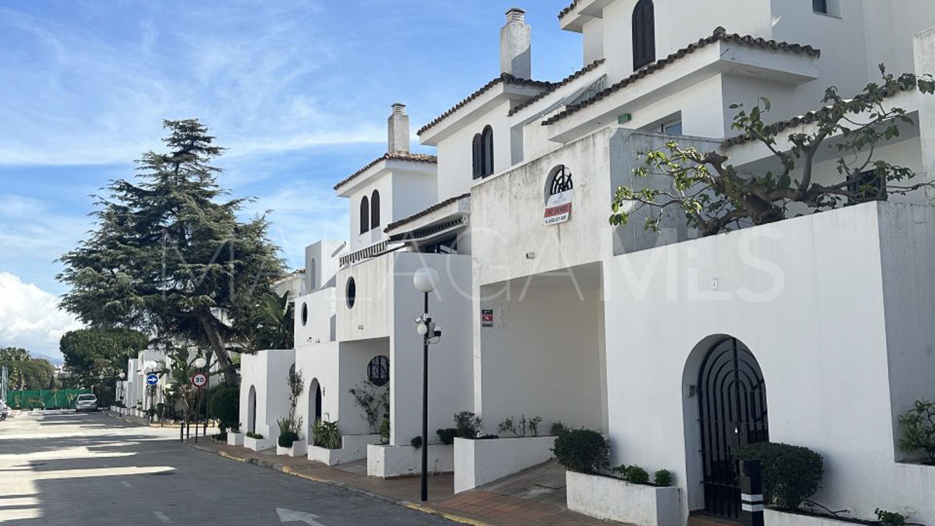 Maison de ville for sale in Estepona