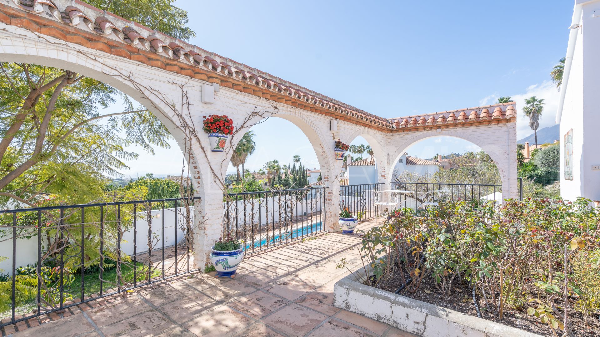 Villa for sale in Estepona