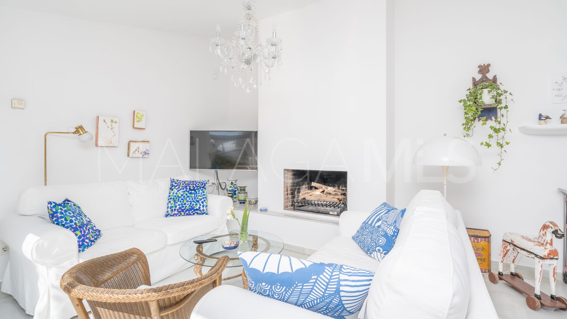 Villa for sale in Estepona