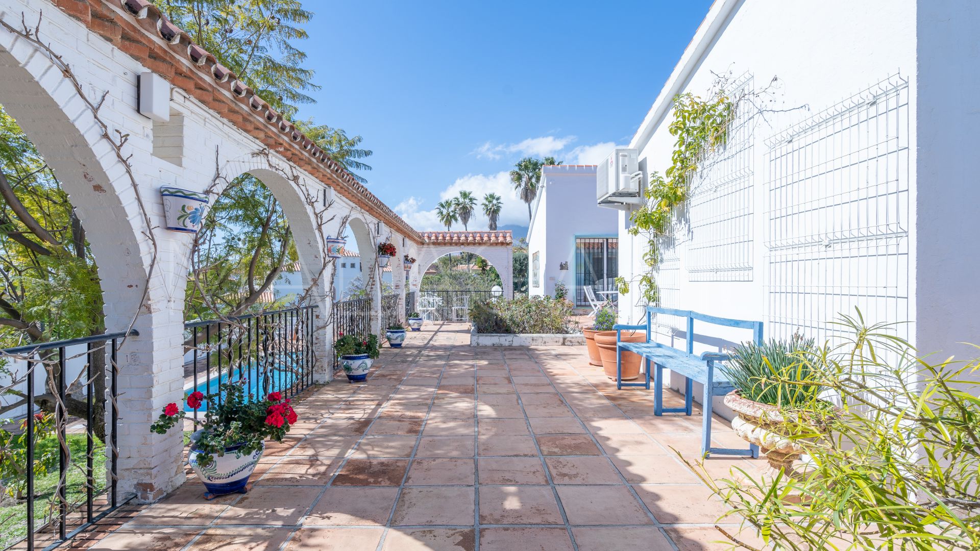 Villa for sale in Estepona