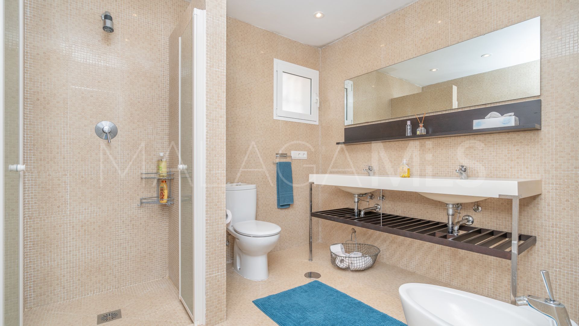 Villa for sale in Estepona