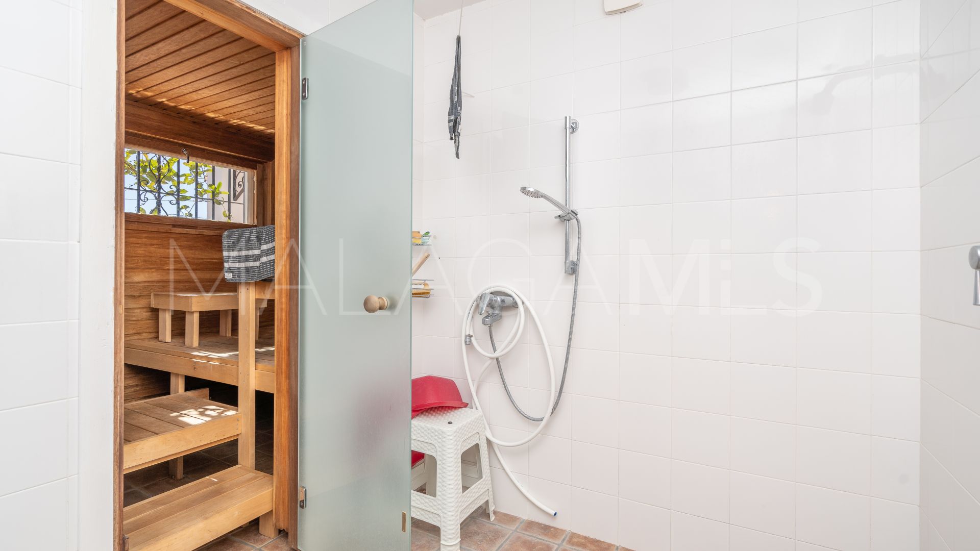 Villa for sale in Estepona