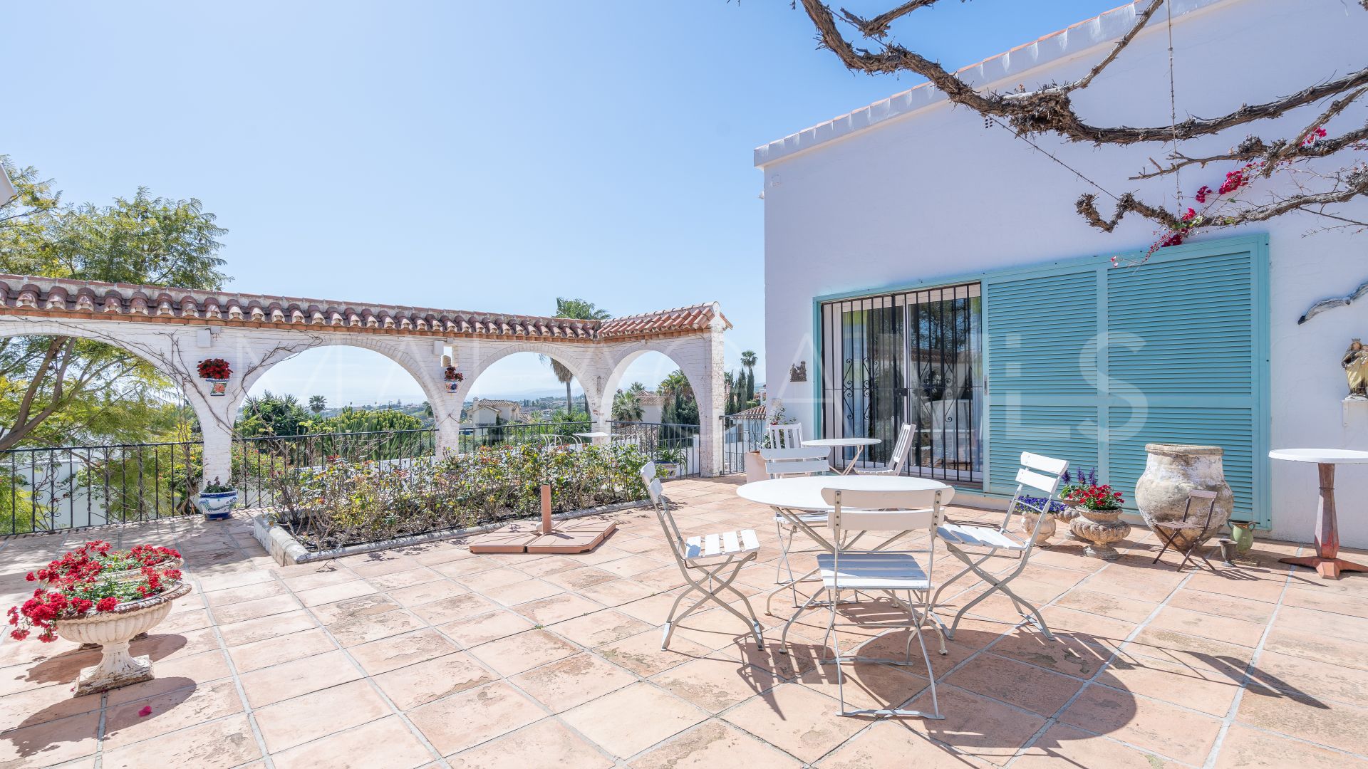 Villa for sale in Estepona