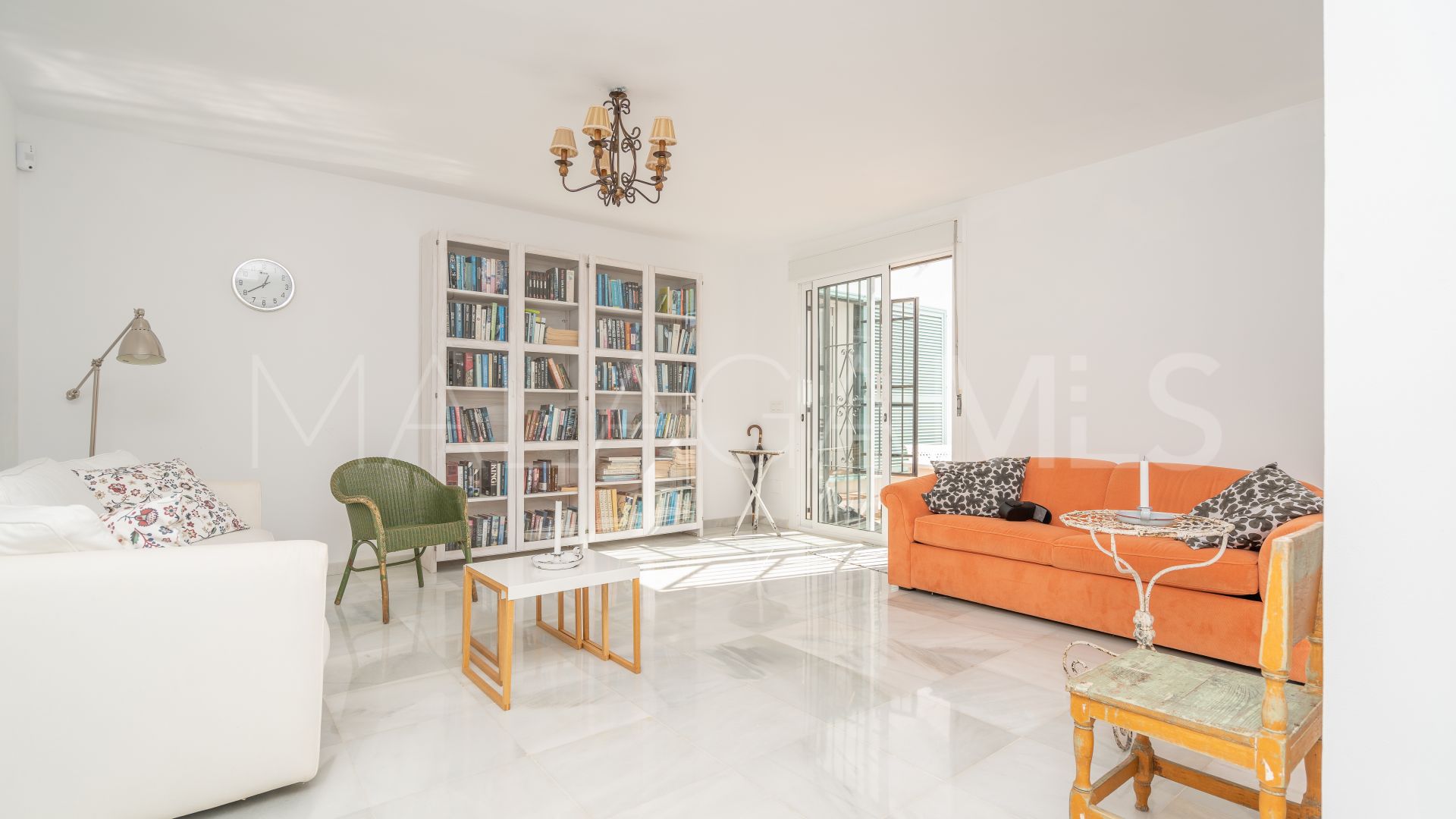 Villa for sale in Estepona