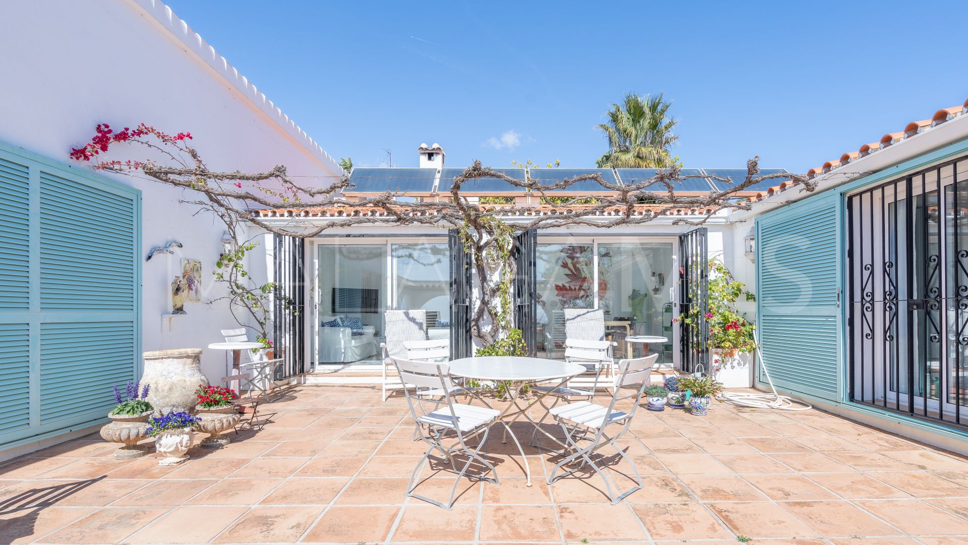Villa for sale in Estepona