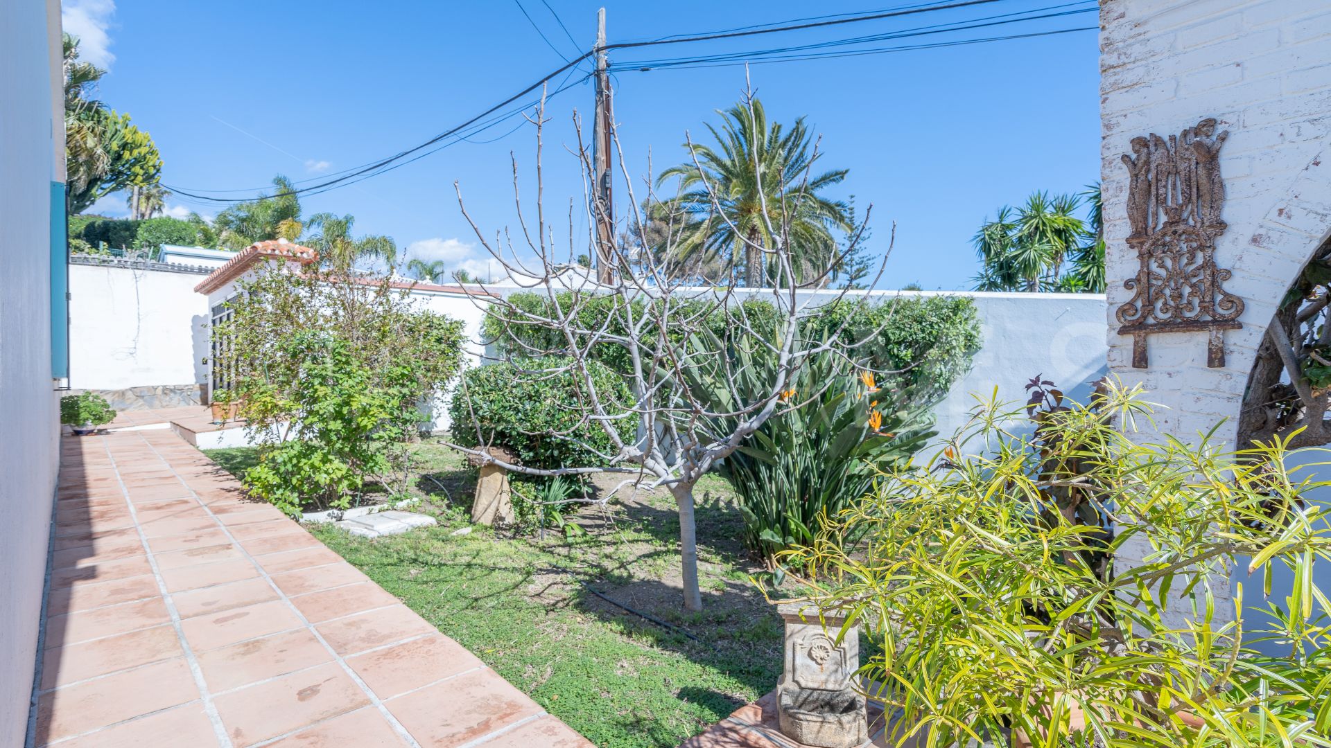 Villa for sale in Estepona