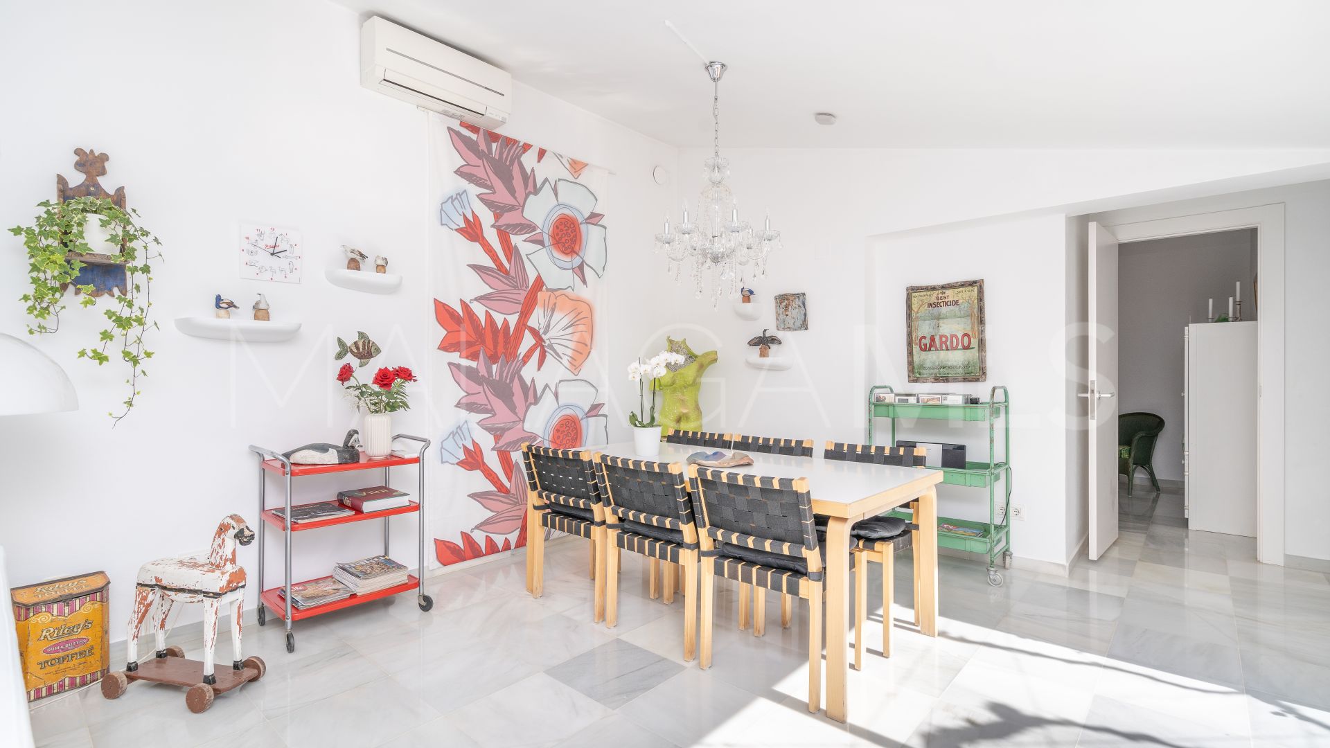 Villa for sale in Estepona