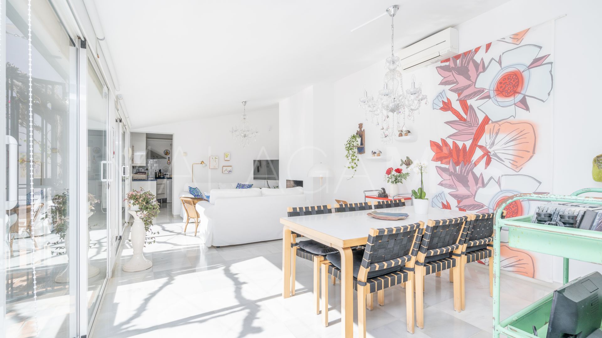 Villa for sale in Estepona