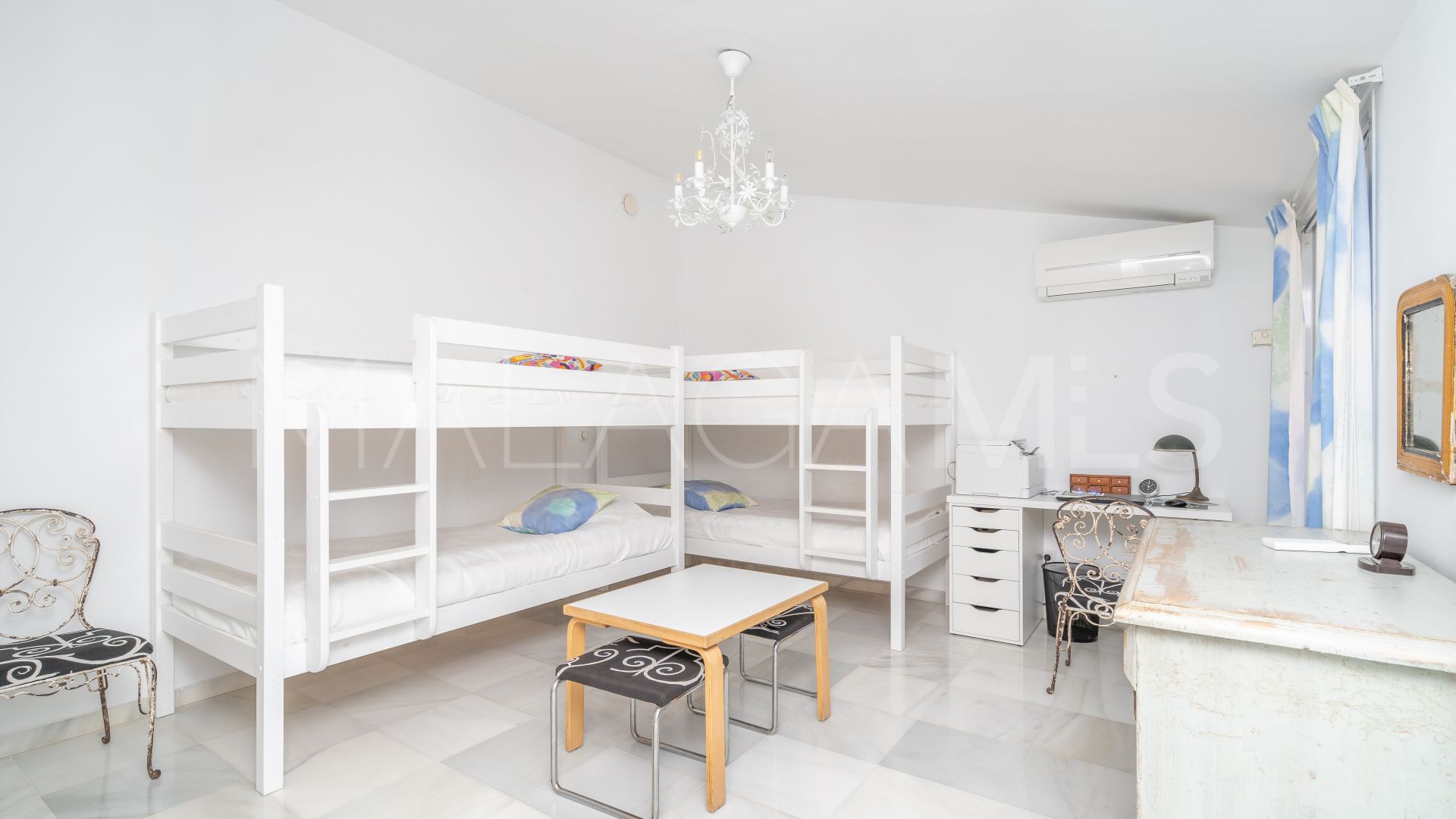 Villa for sale in Estepona